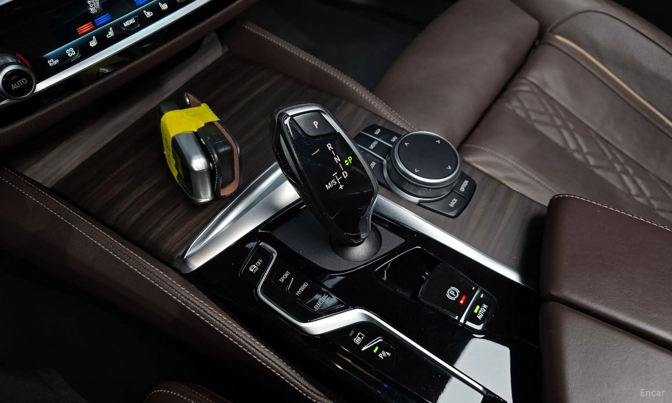 BMW 5 Series (G30) превью 9