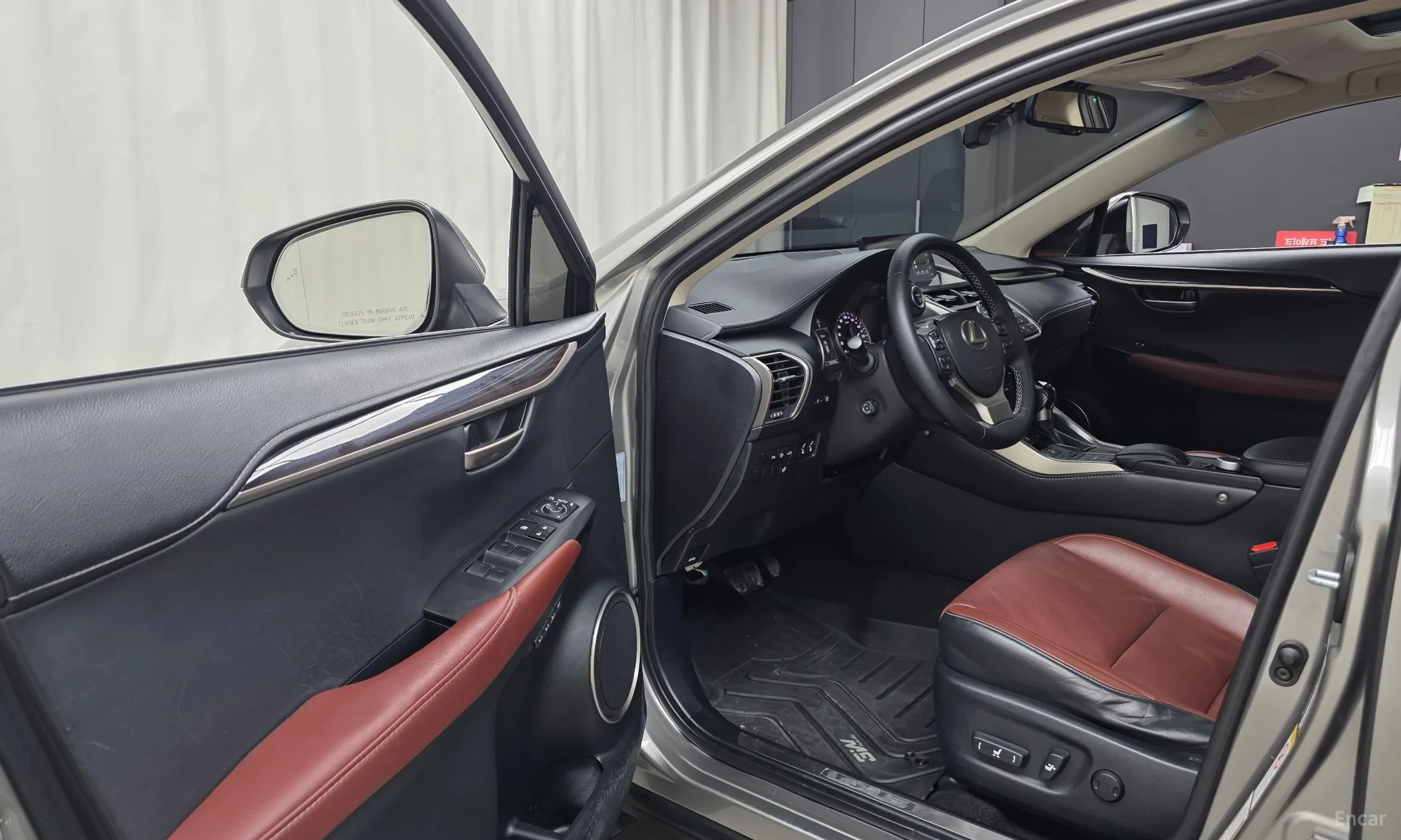 Lexus NX300h превью 10