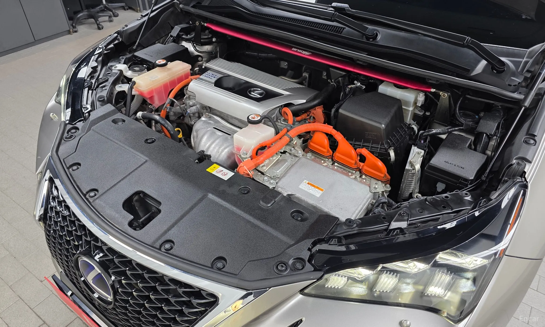 Lexus NX300h превью 6