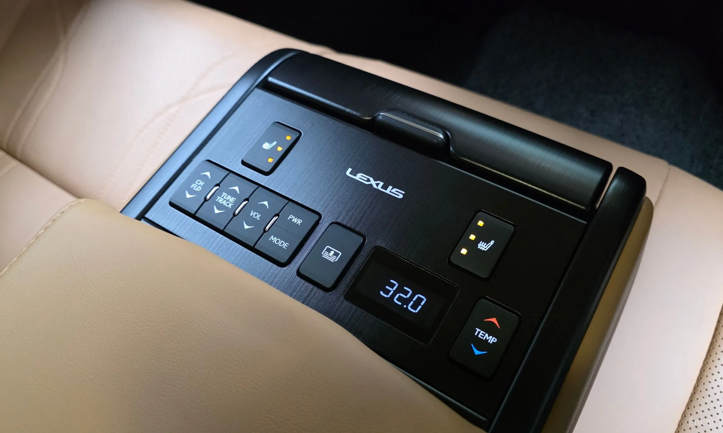Lexus ES300h 7th Generation превью 18