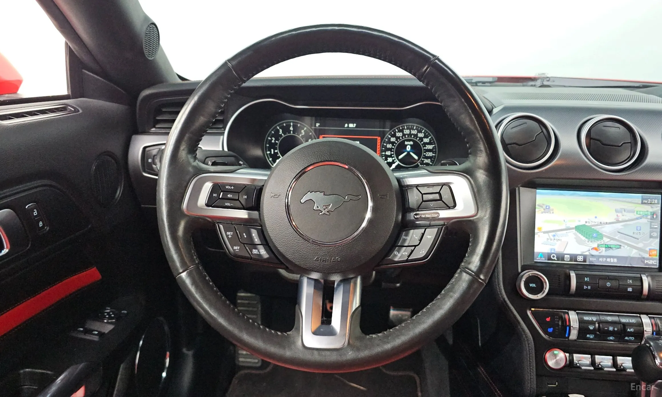 Ford Mustang превью 11