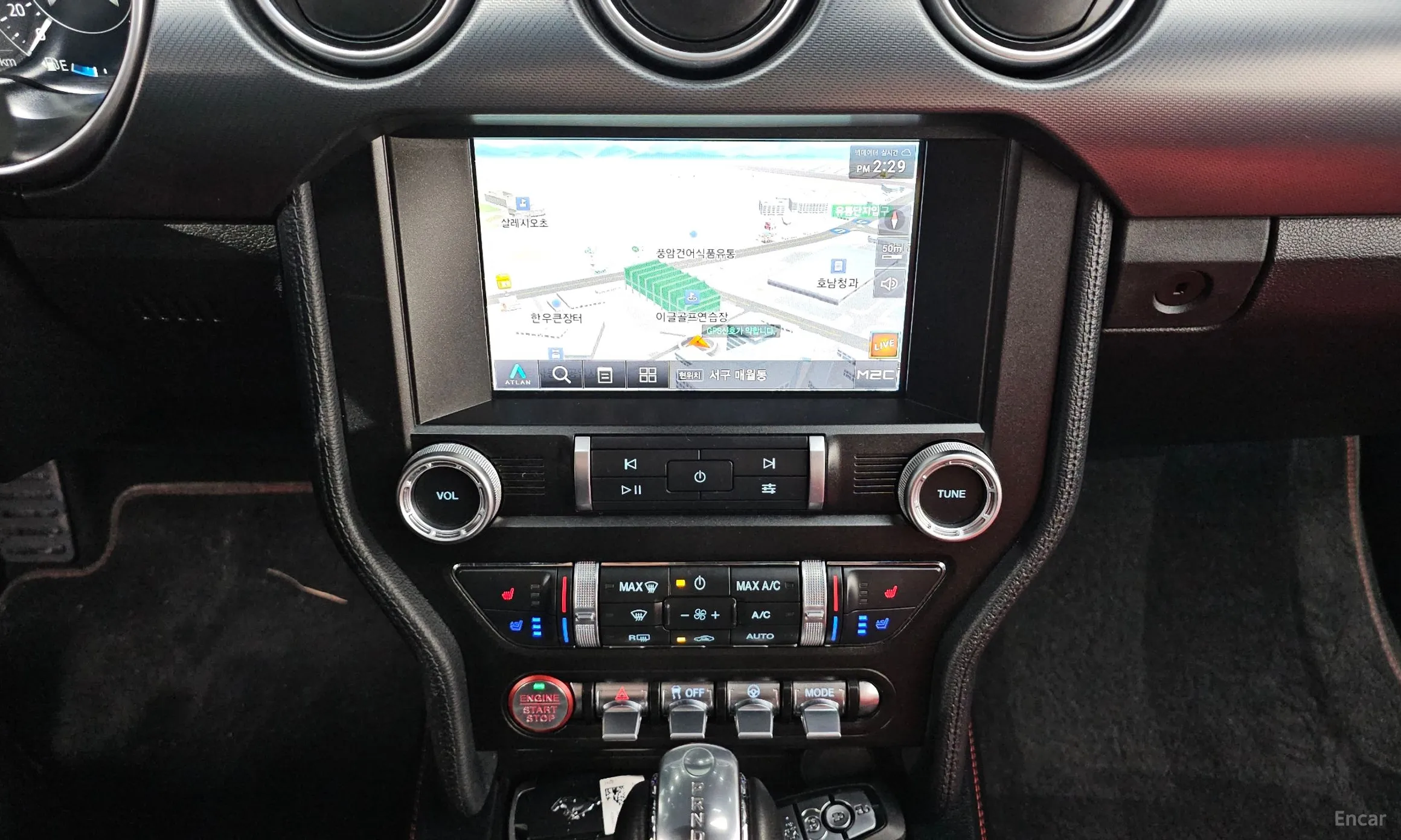 Ford Mustang превью 12