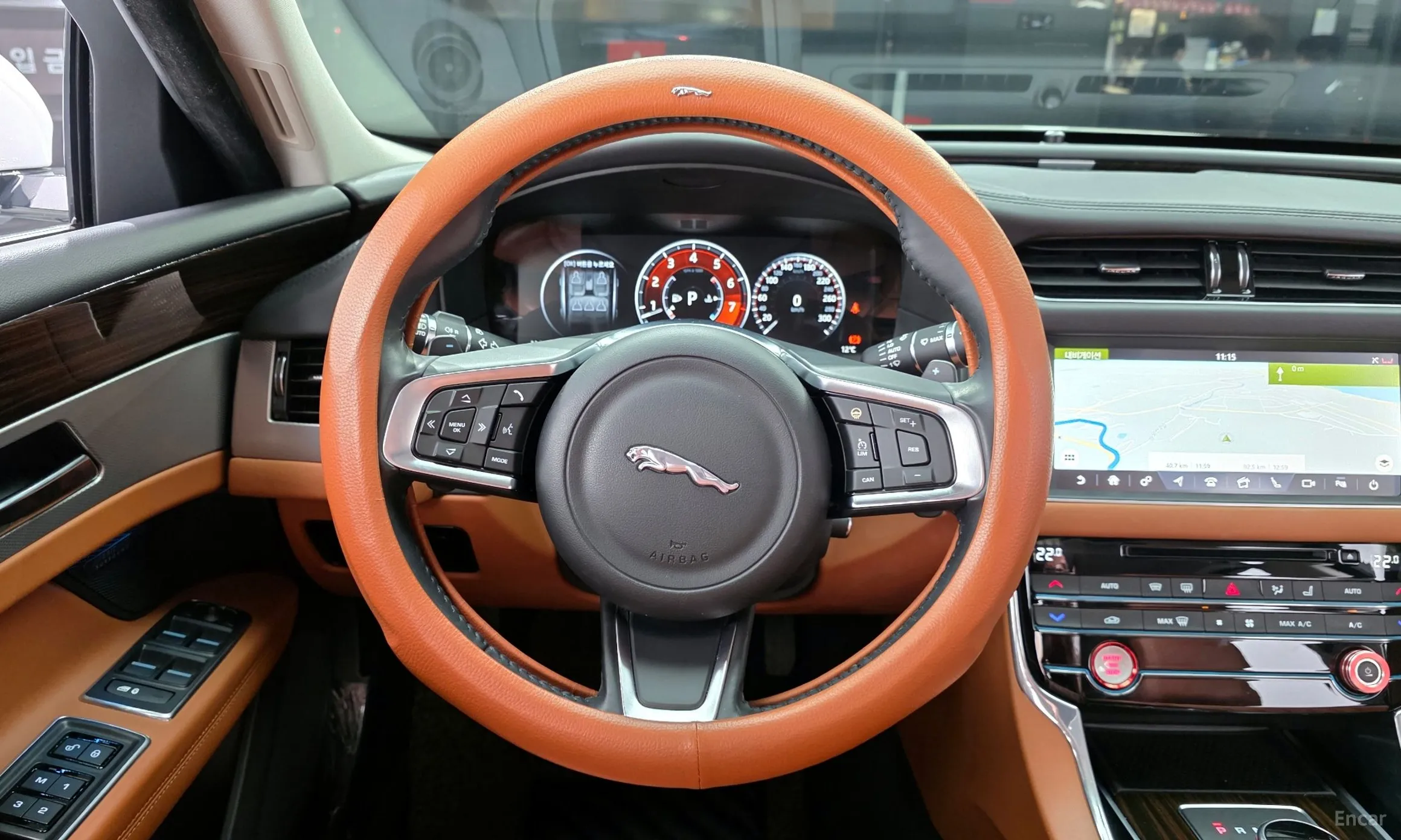 Jaguar XF (x260) превью 13