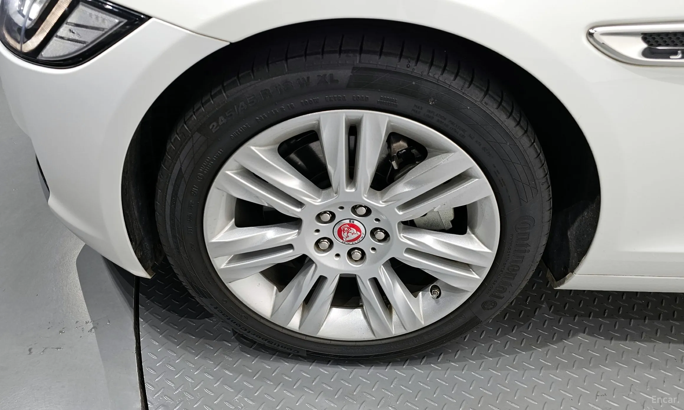 Jaguar XF (x260) превью 5