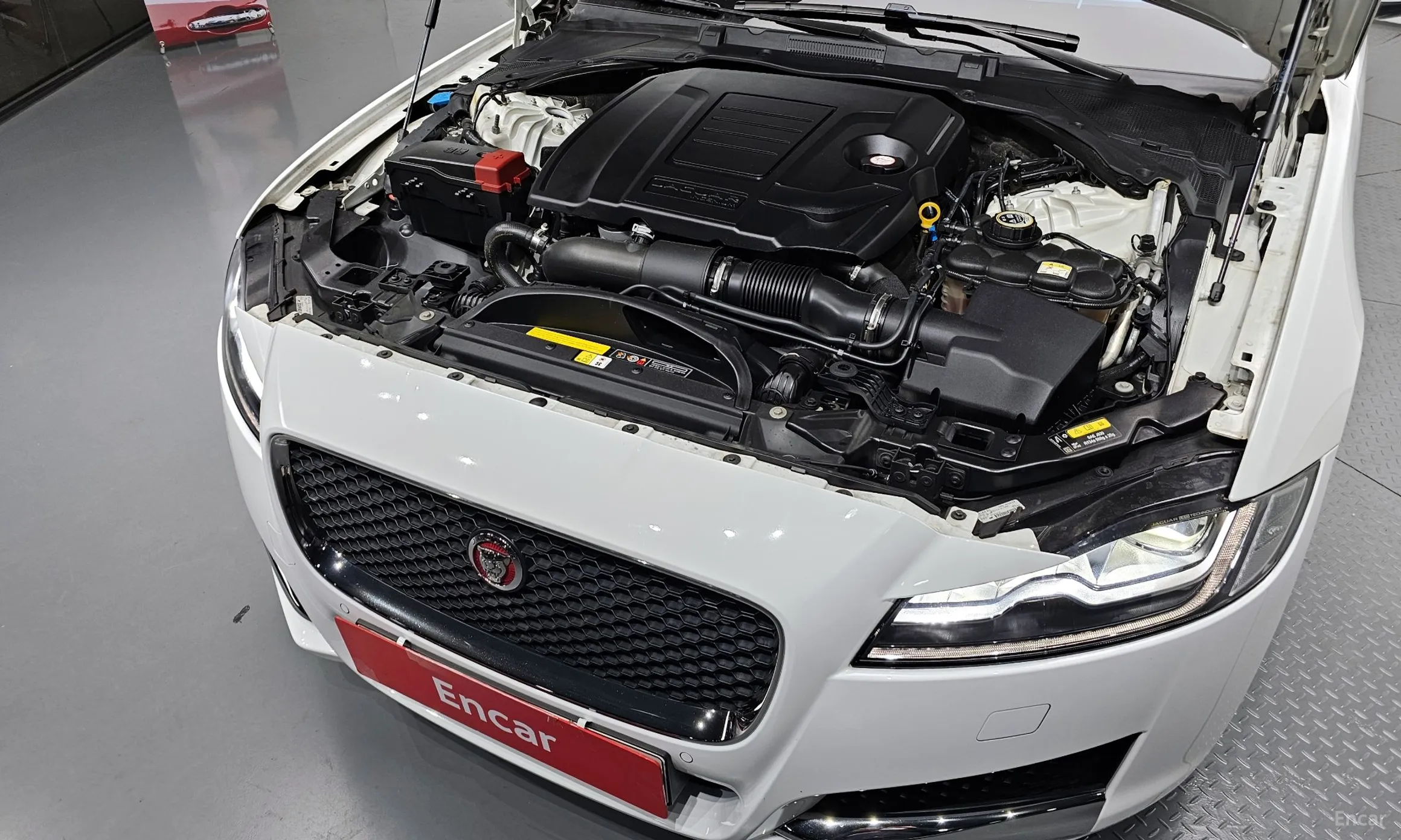 Jaguar XF (x260) превью 6