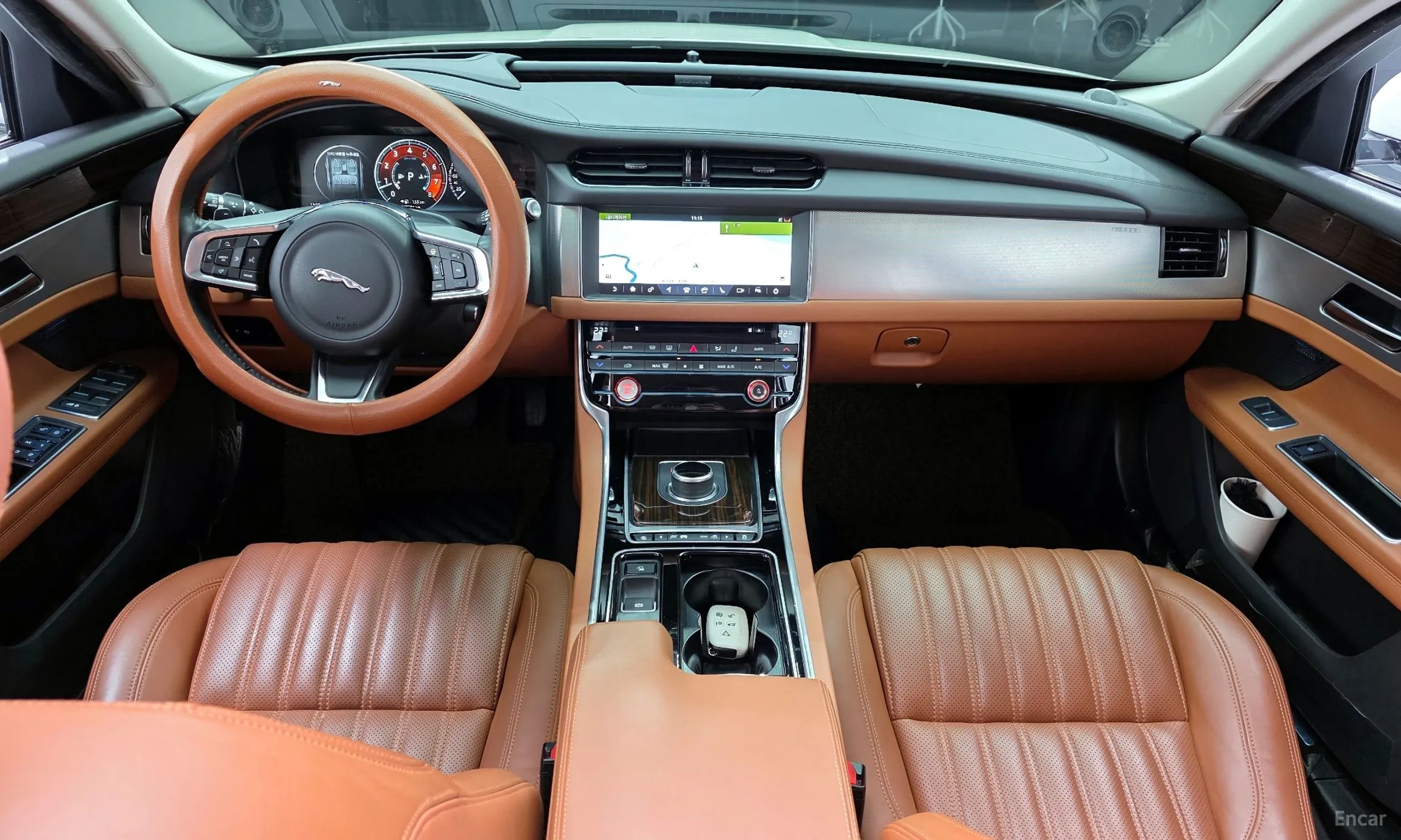Jaguar XF (x260) превью 7