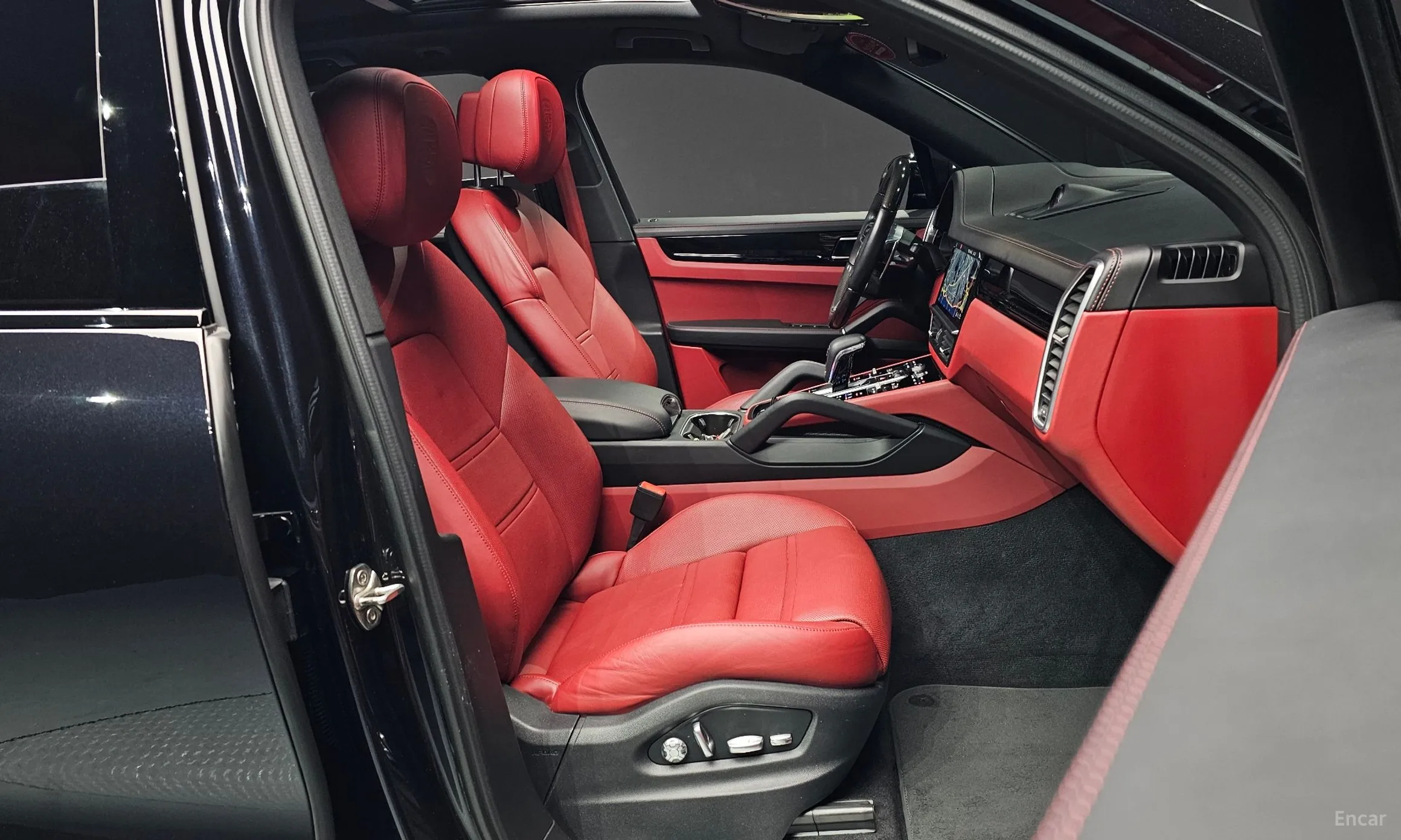 Porsche Cayenne (PO536) превью 10