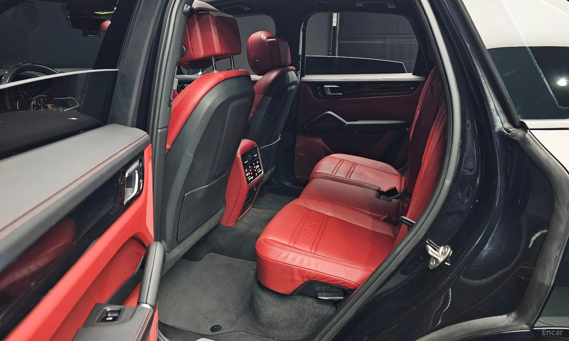 Porsche Cayenne (PO536) превью 12