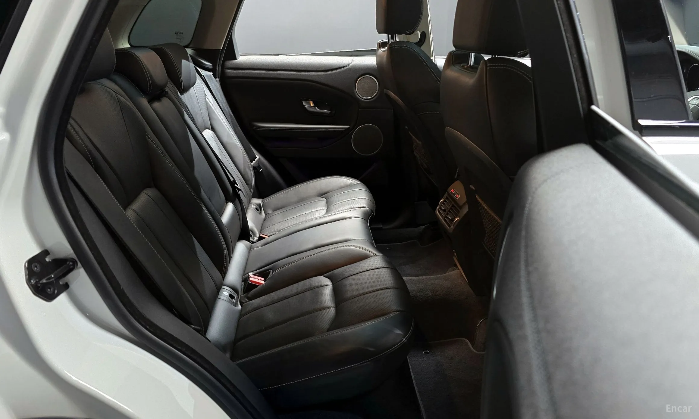 Land Rover Range Rover Evoque превью 12
