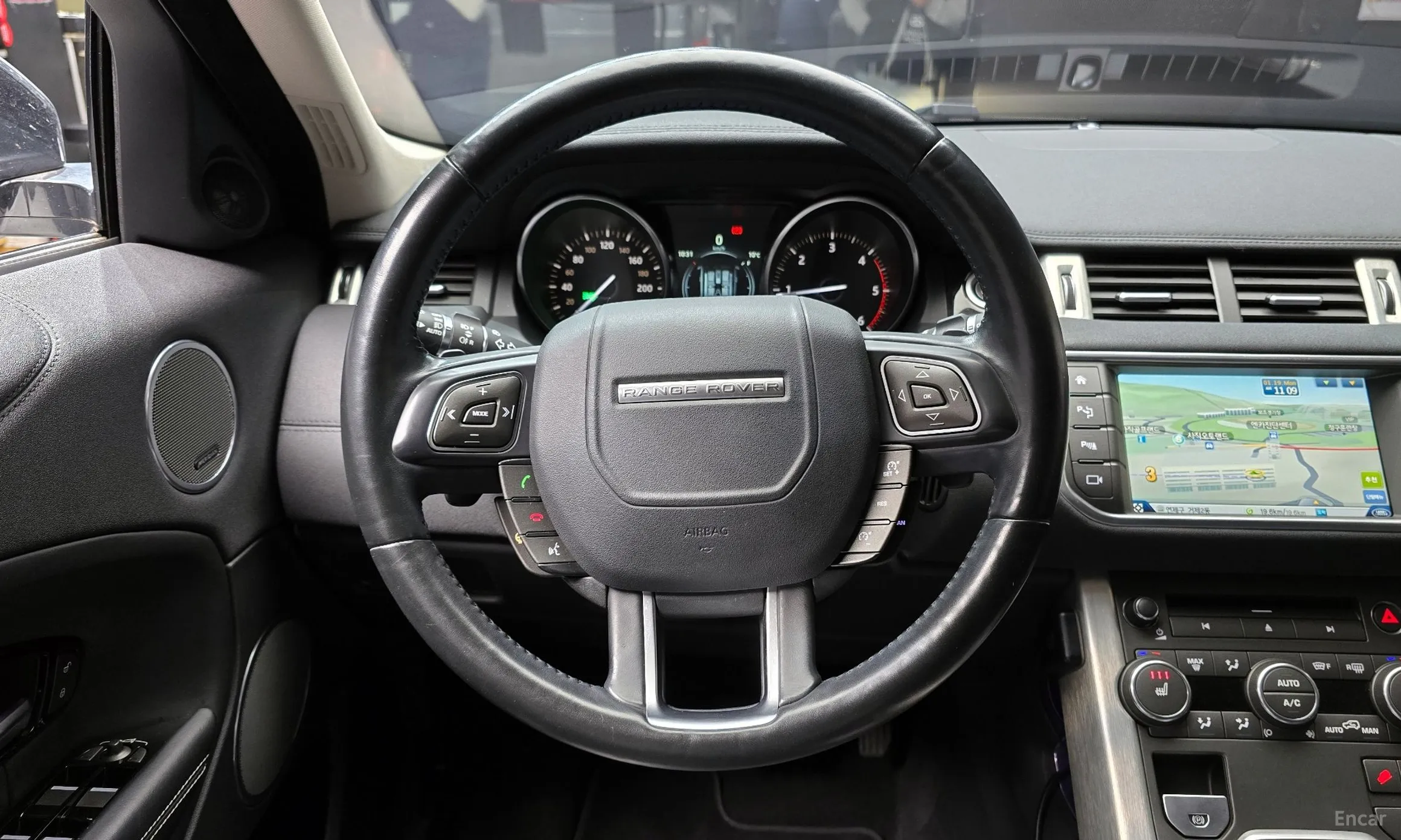 Land Rover Range Rover Evoque превью 13