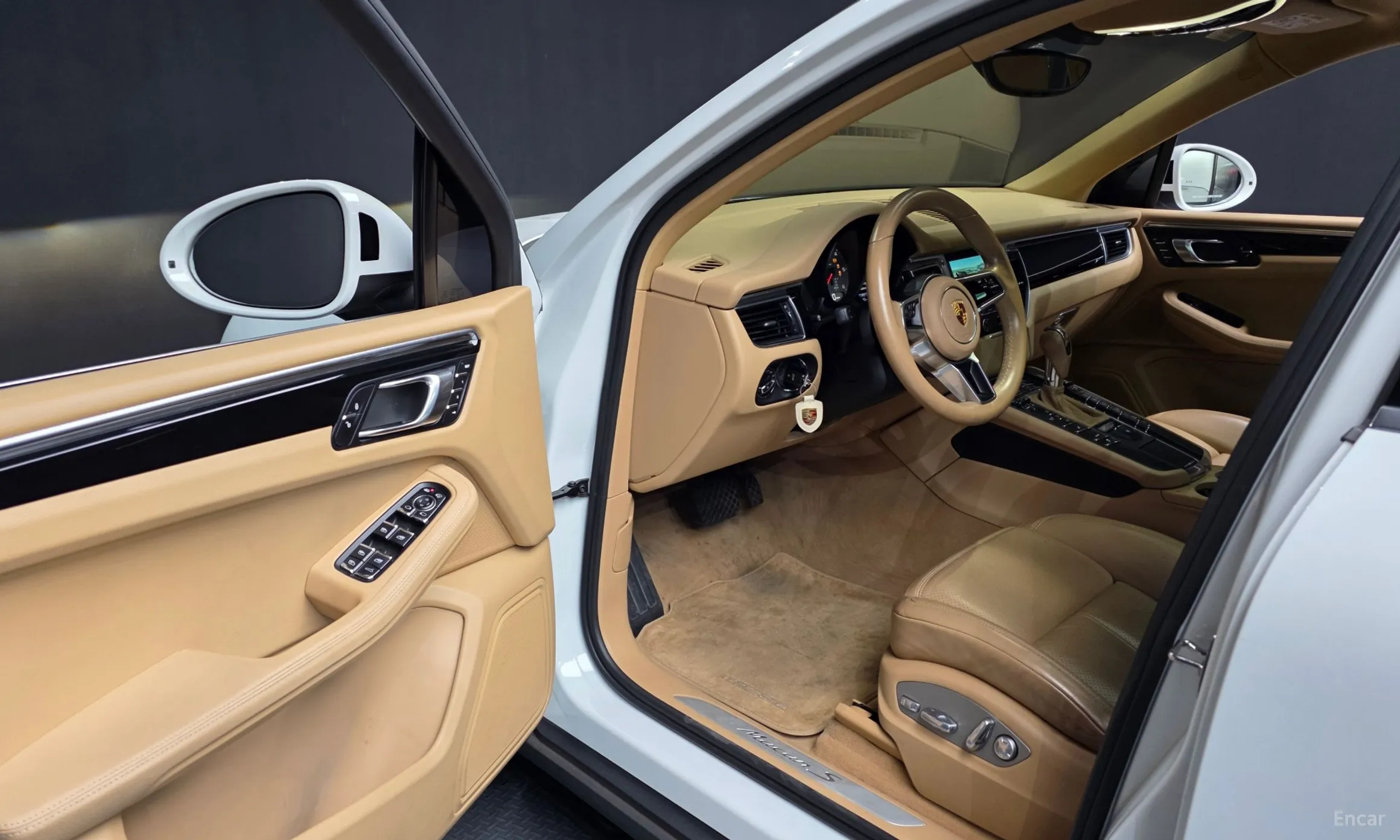 Porsche Macan превью 10