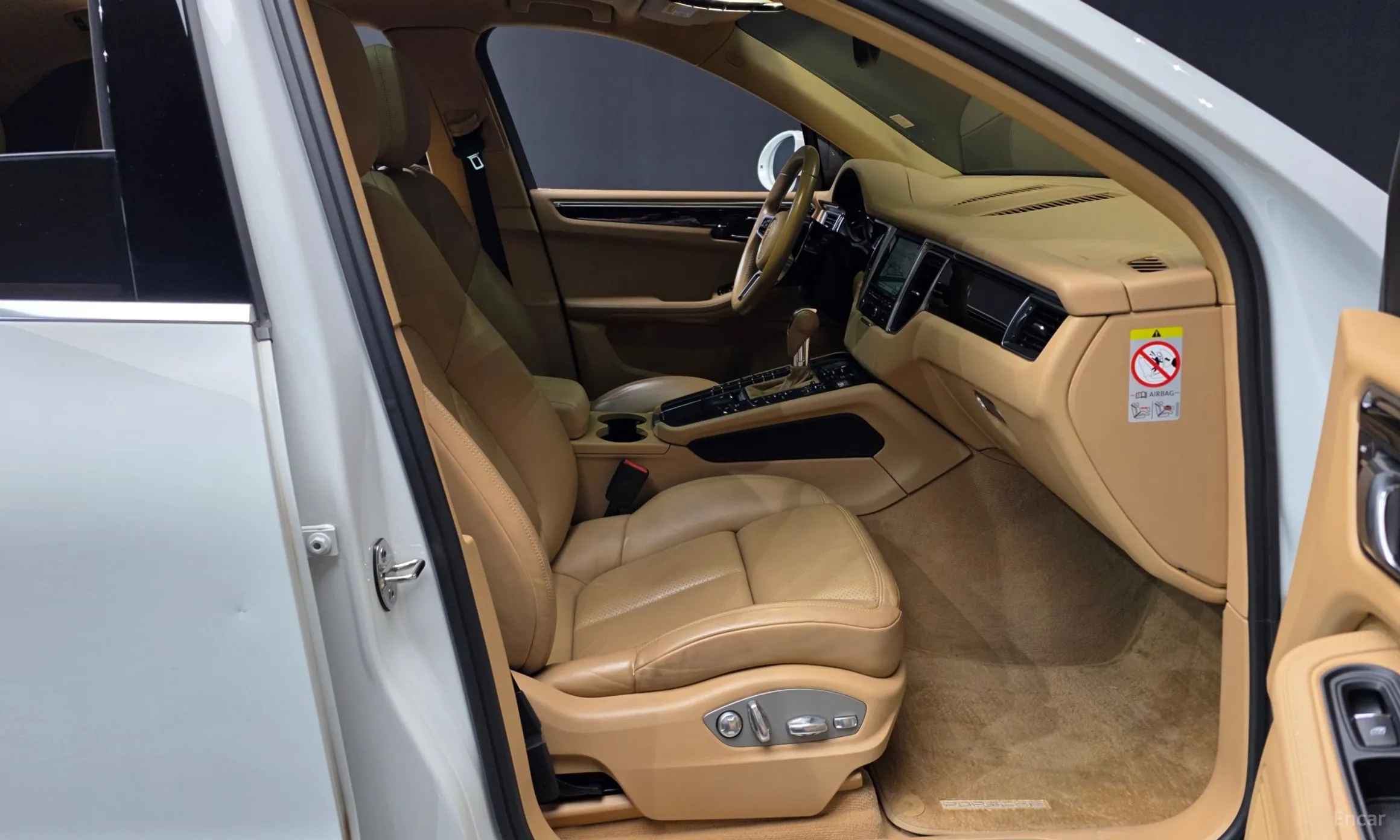 Porsche Macan превью 11