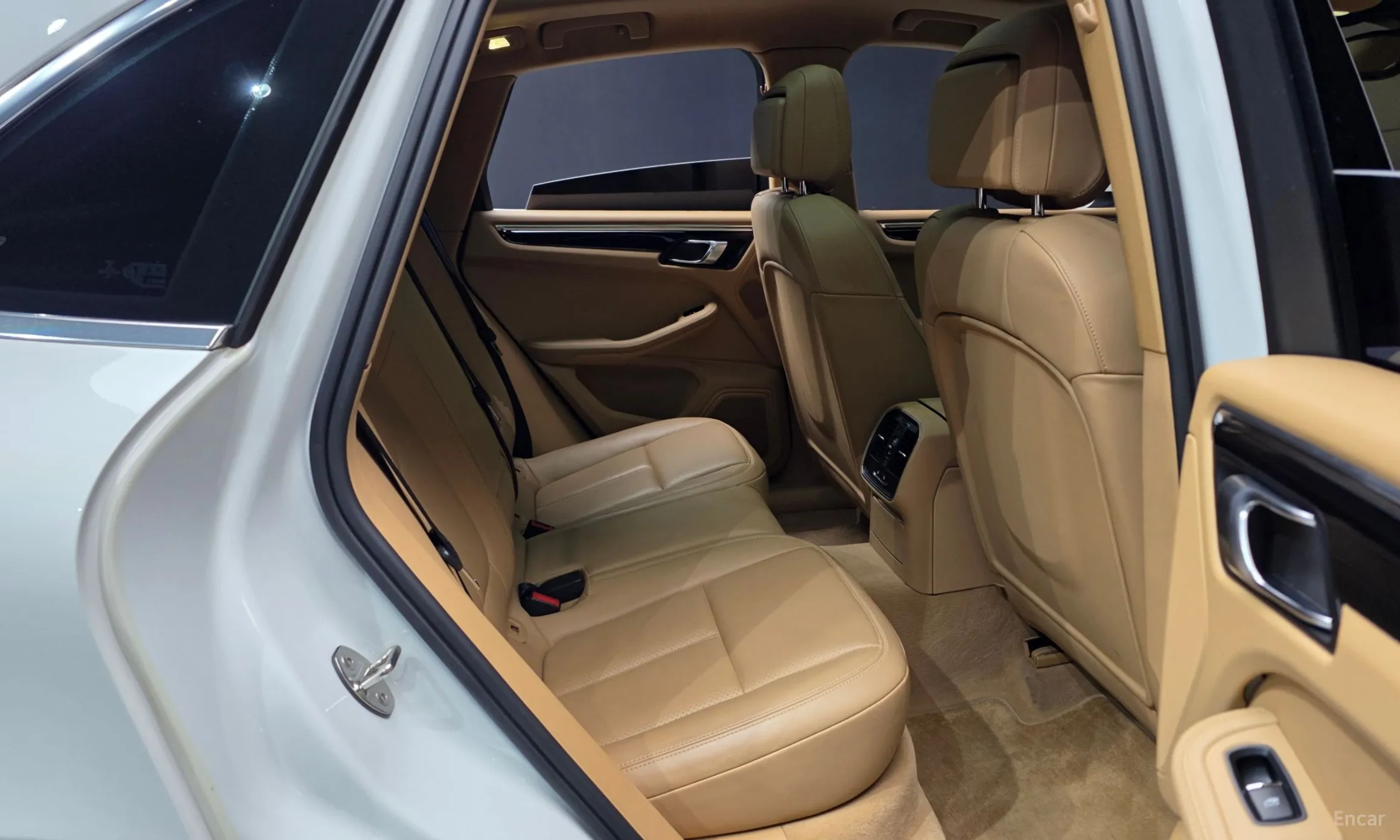 Porsche Macan превью 12