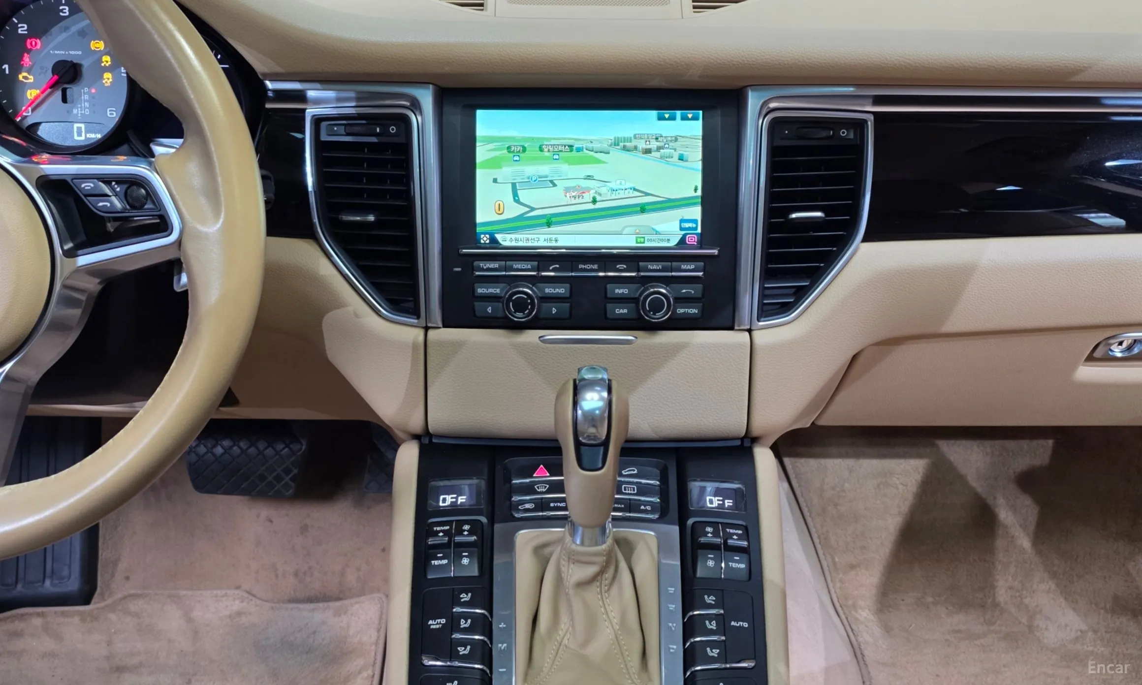Porsche Macan превью 14