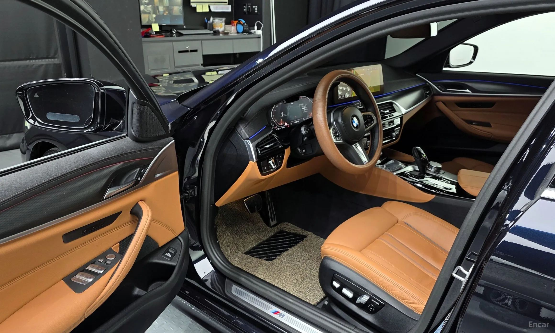 BMW 5 Series (G30) превью 10