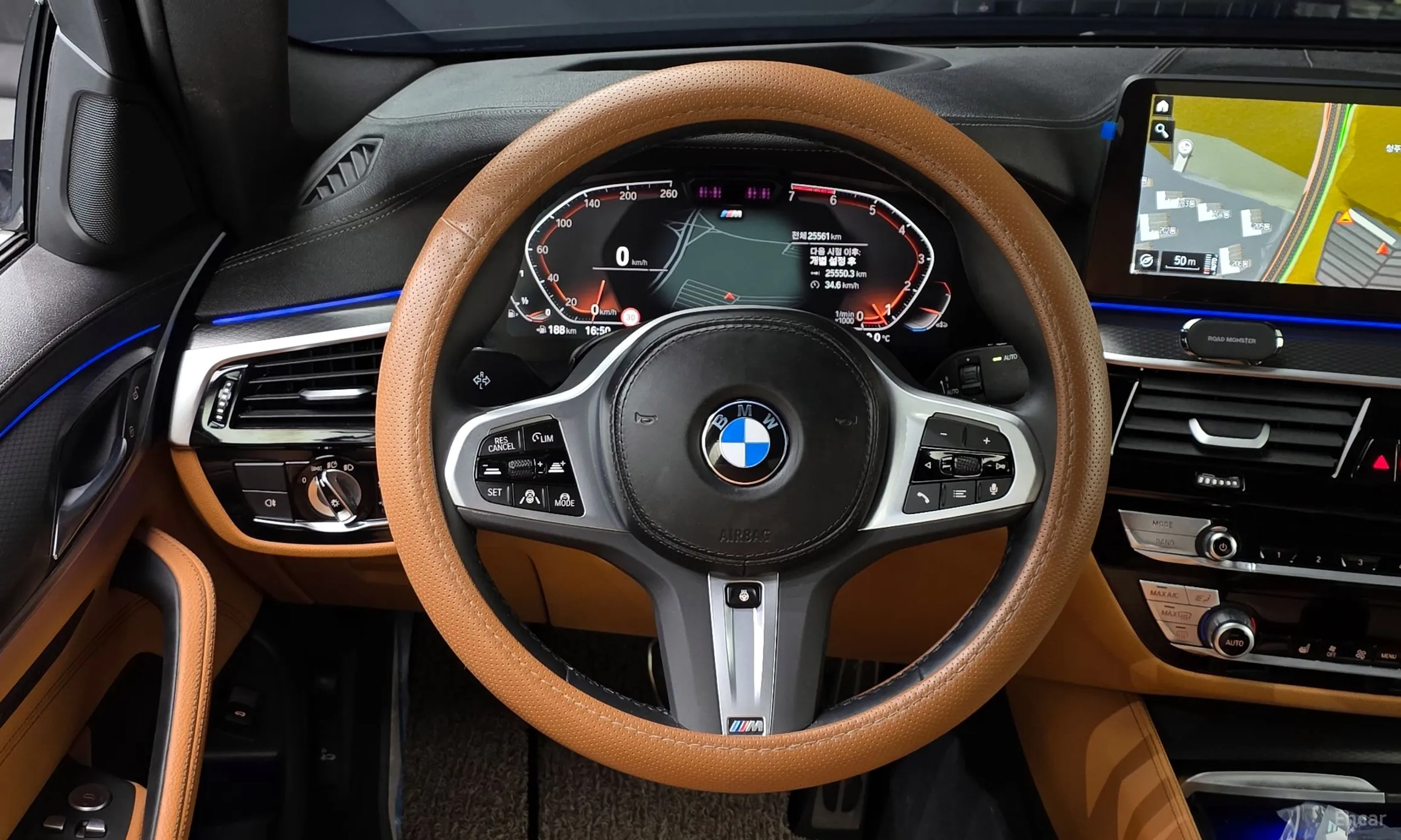BMW 5 Series (G30) превью 15