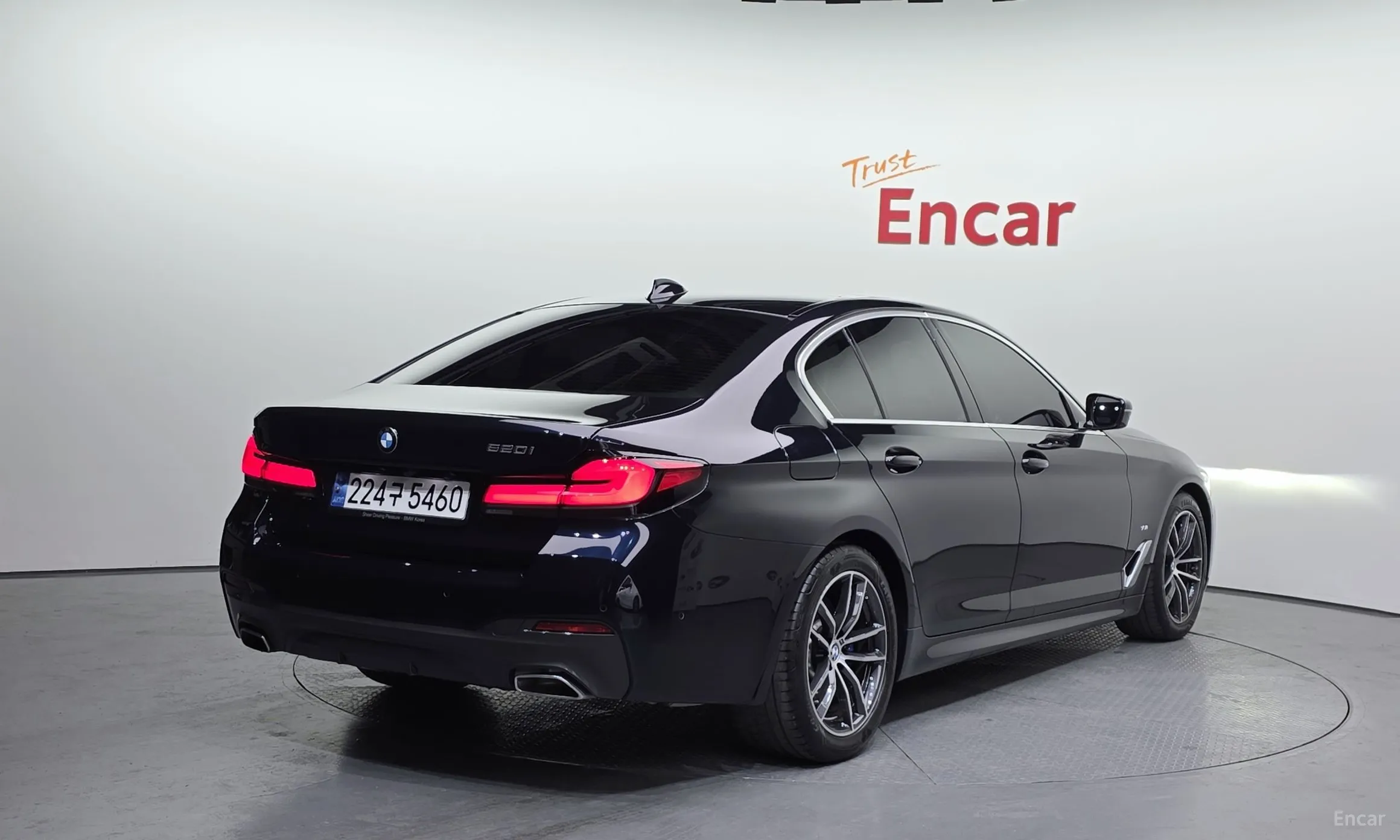 BMW 5 Series (G30) превью 2