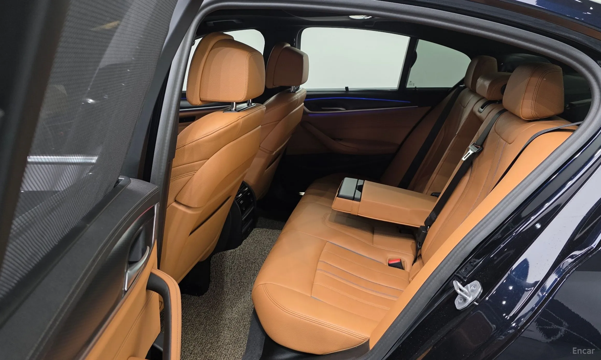 BMW 5 Series (G30) превью 20
