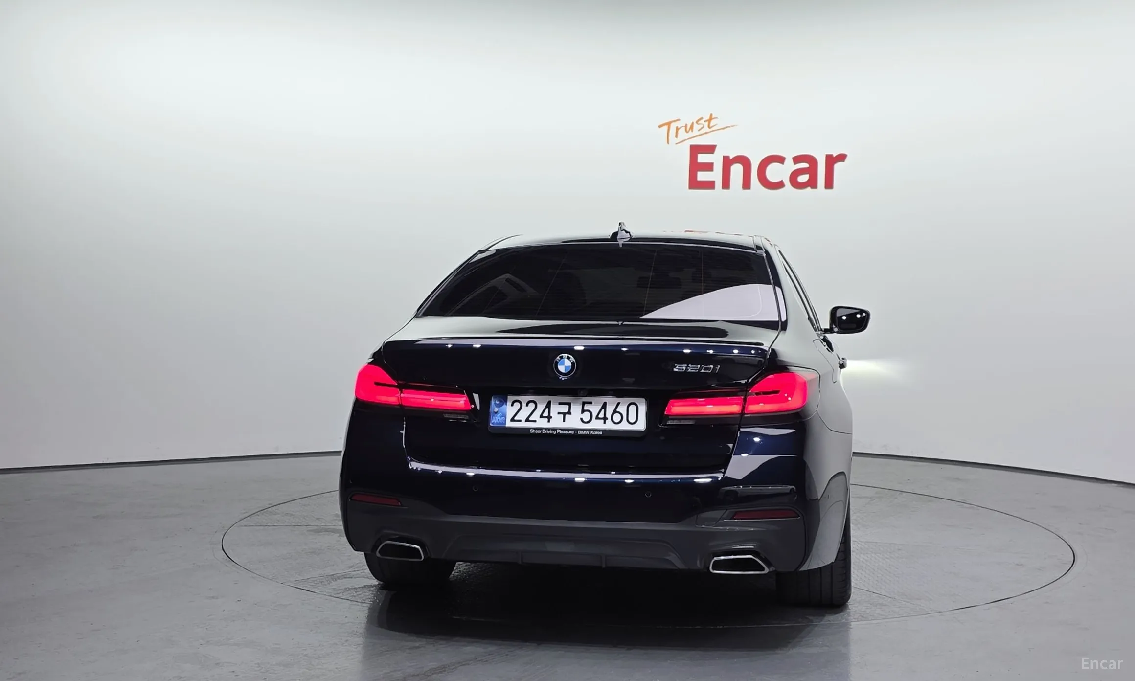 BMW 5 Series (G30) превью 4