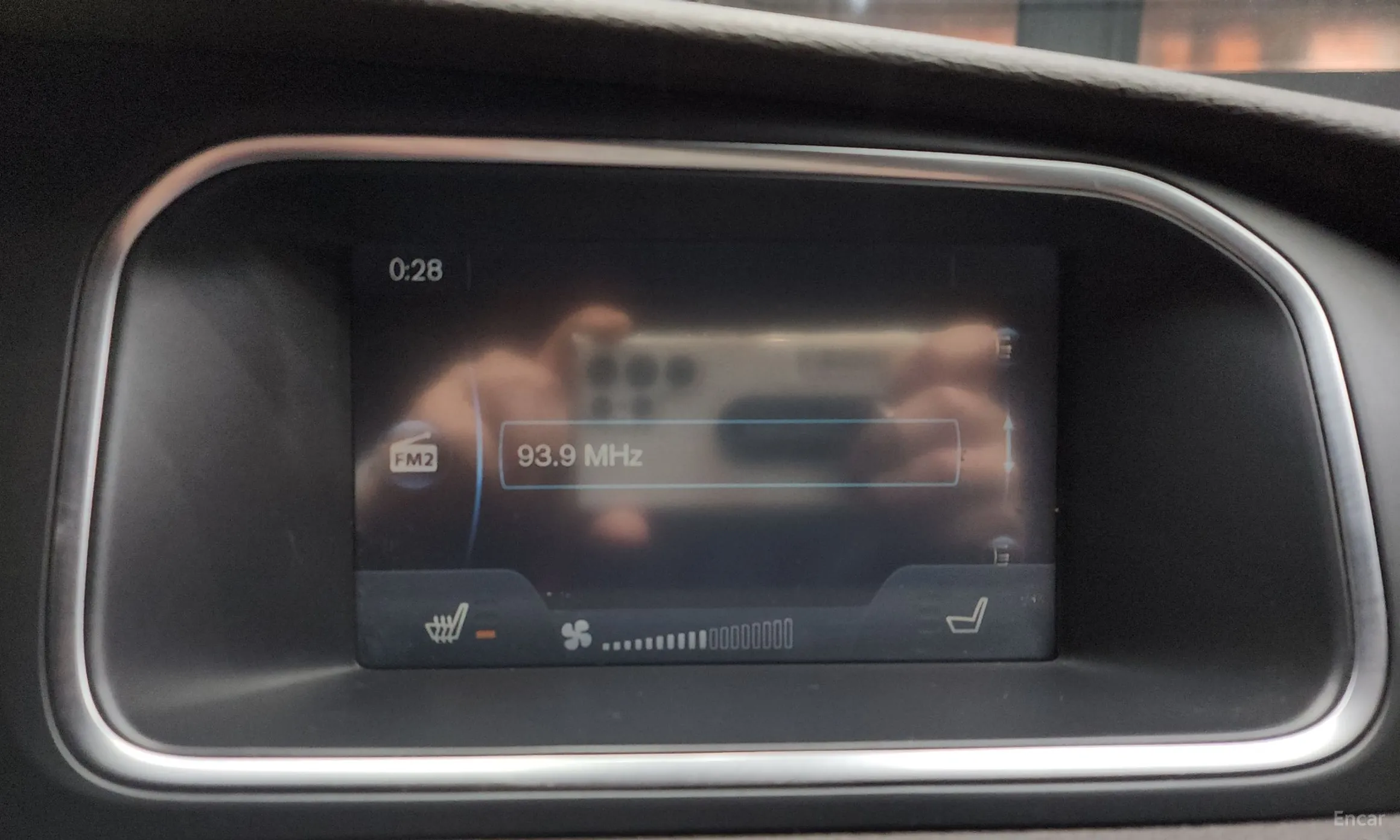 Volvo V40 превью 14