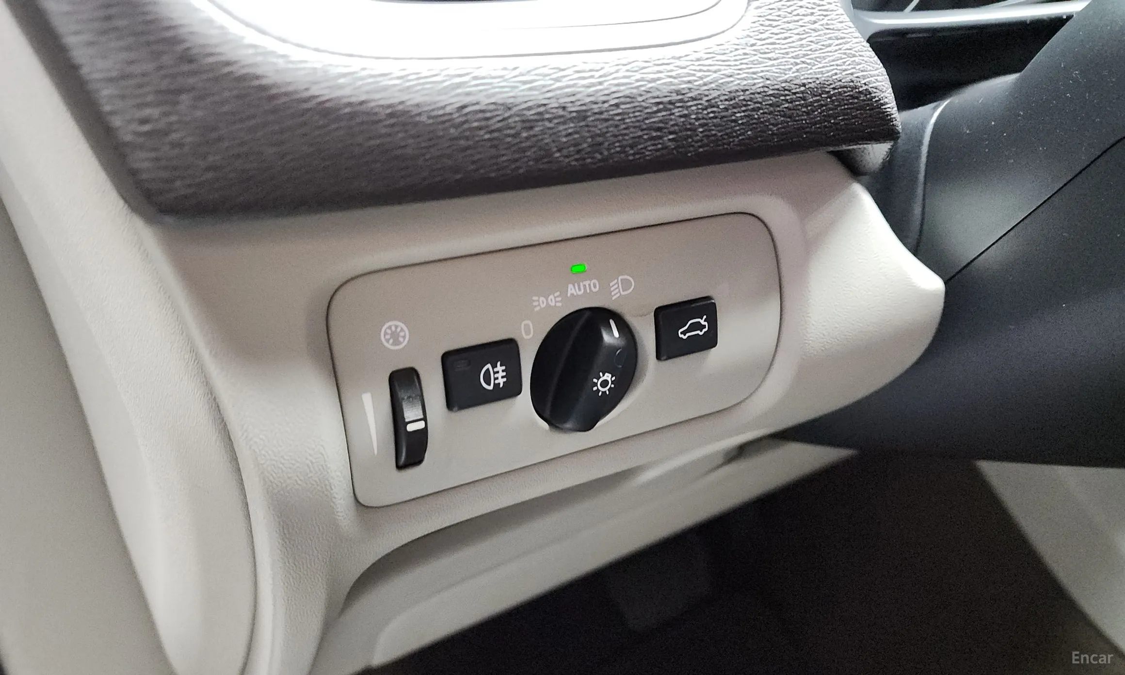 Volvo V40 превью 18
