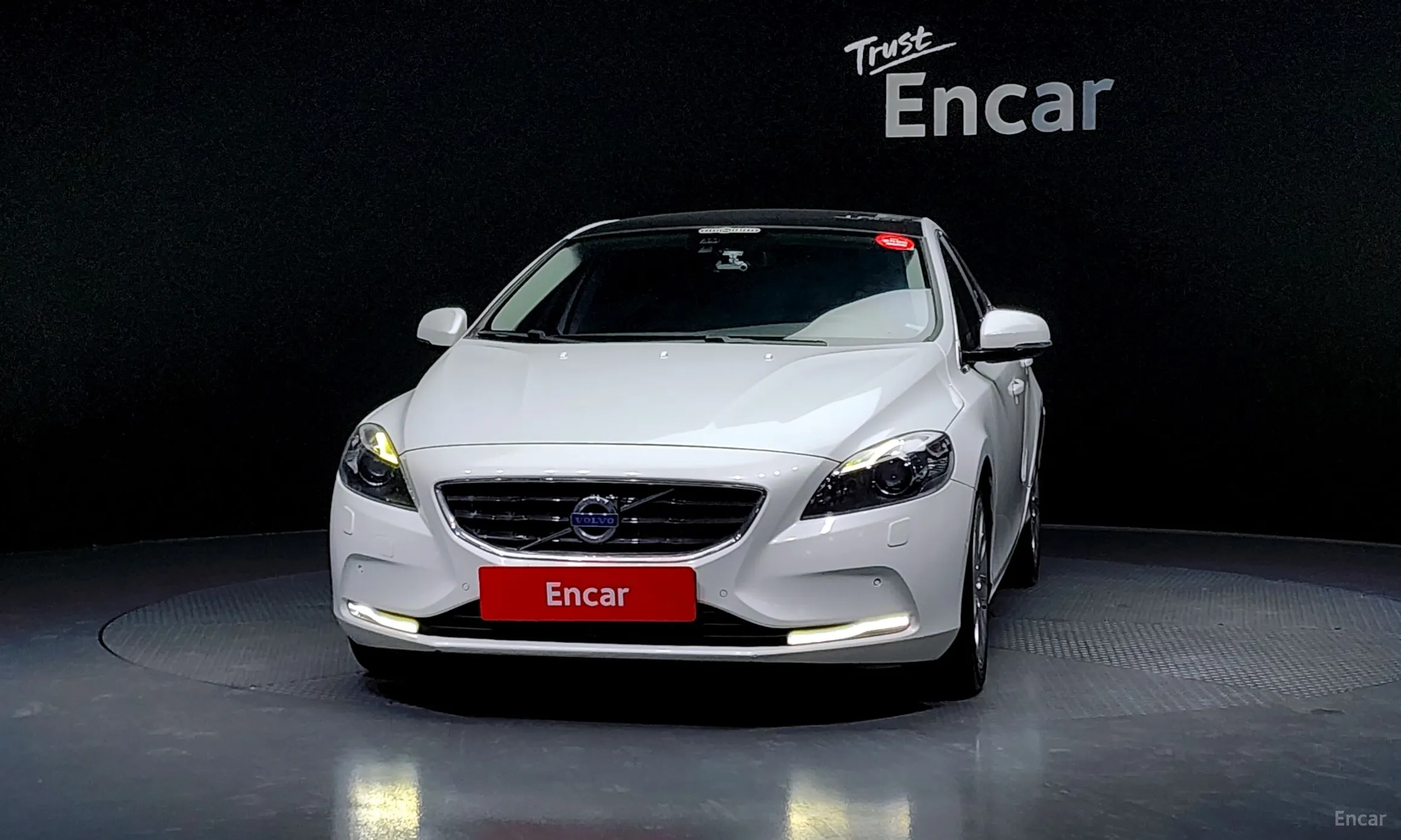 Volvo V40 превью 3