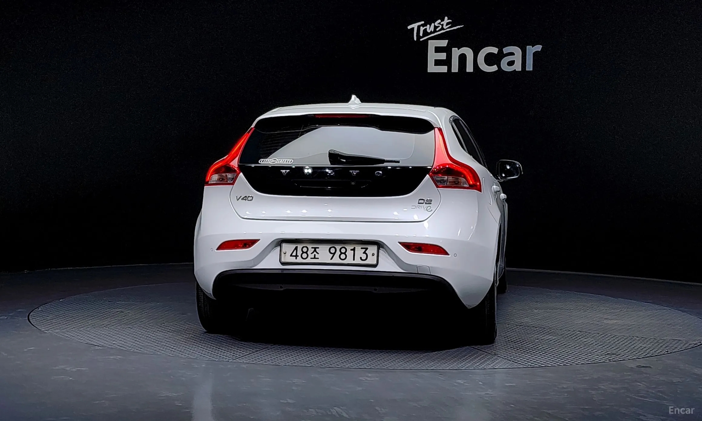 Volvo V40 превью 4