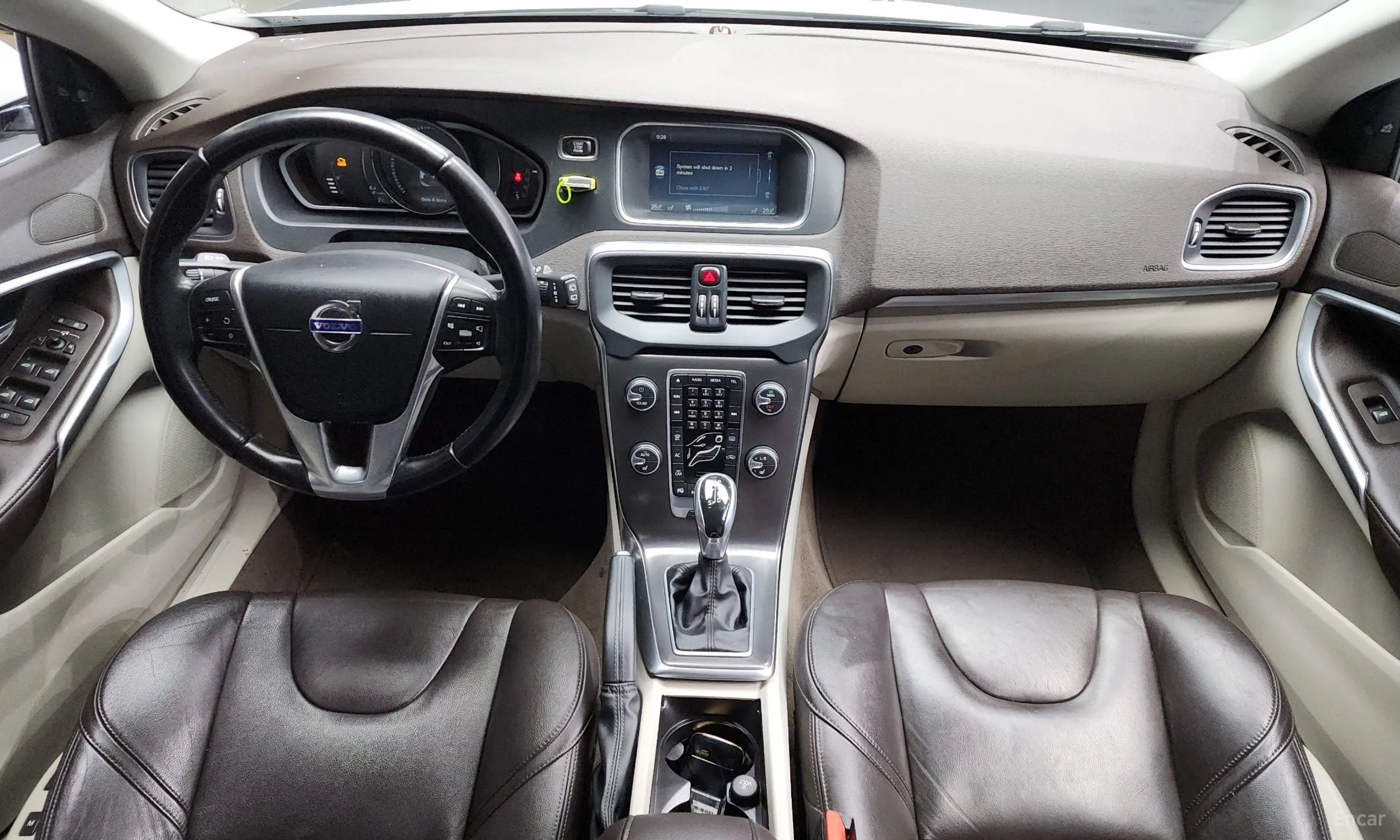 Volvo V40 превью 7