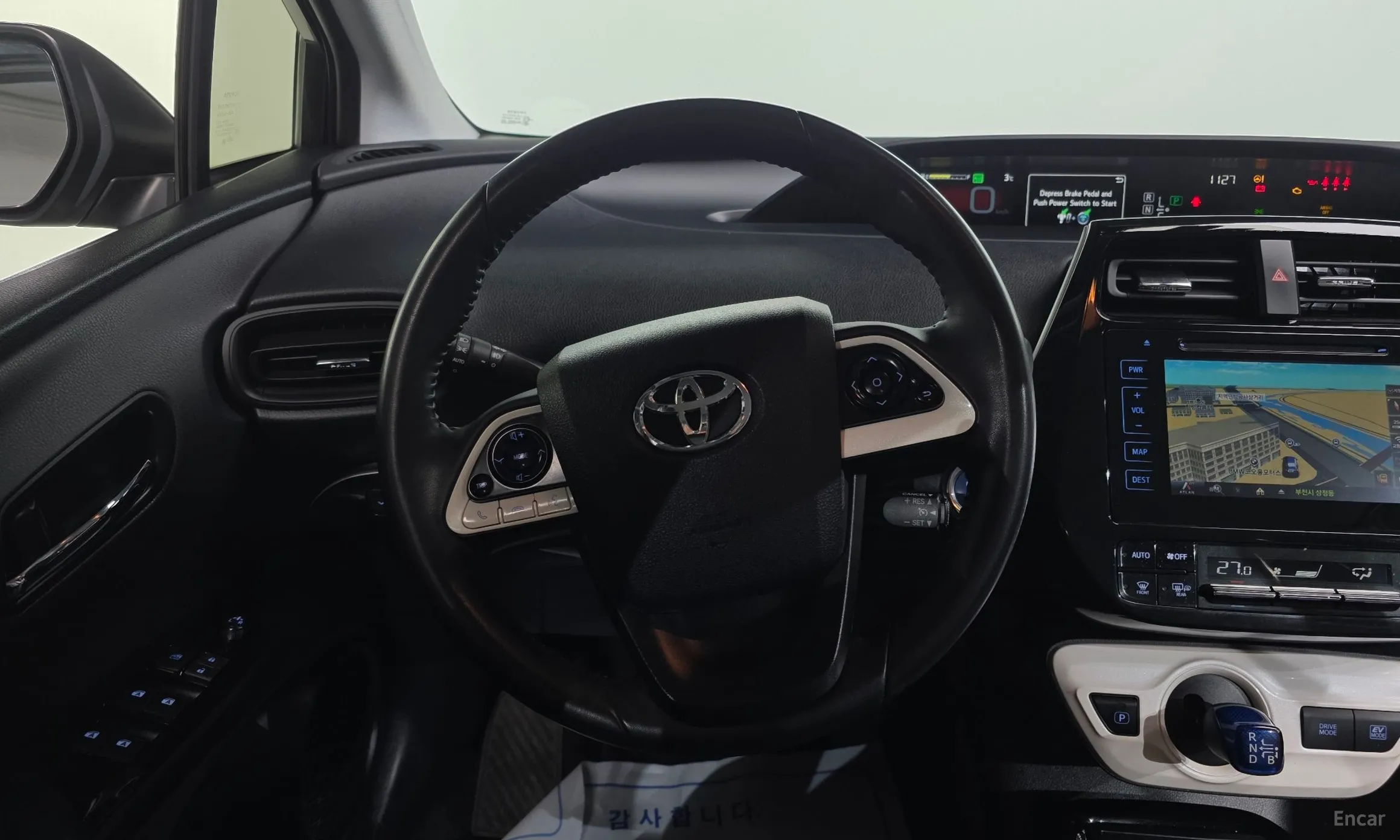 Toyota Prius 4th Generation превью 13