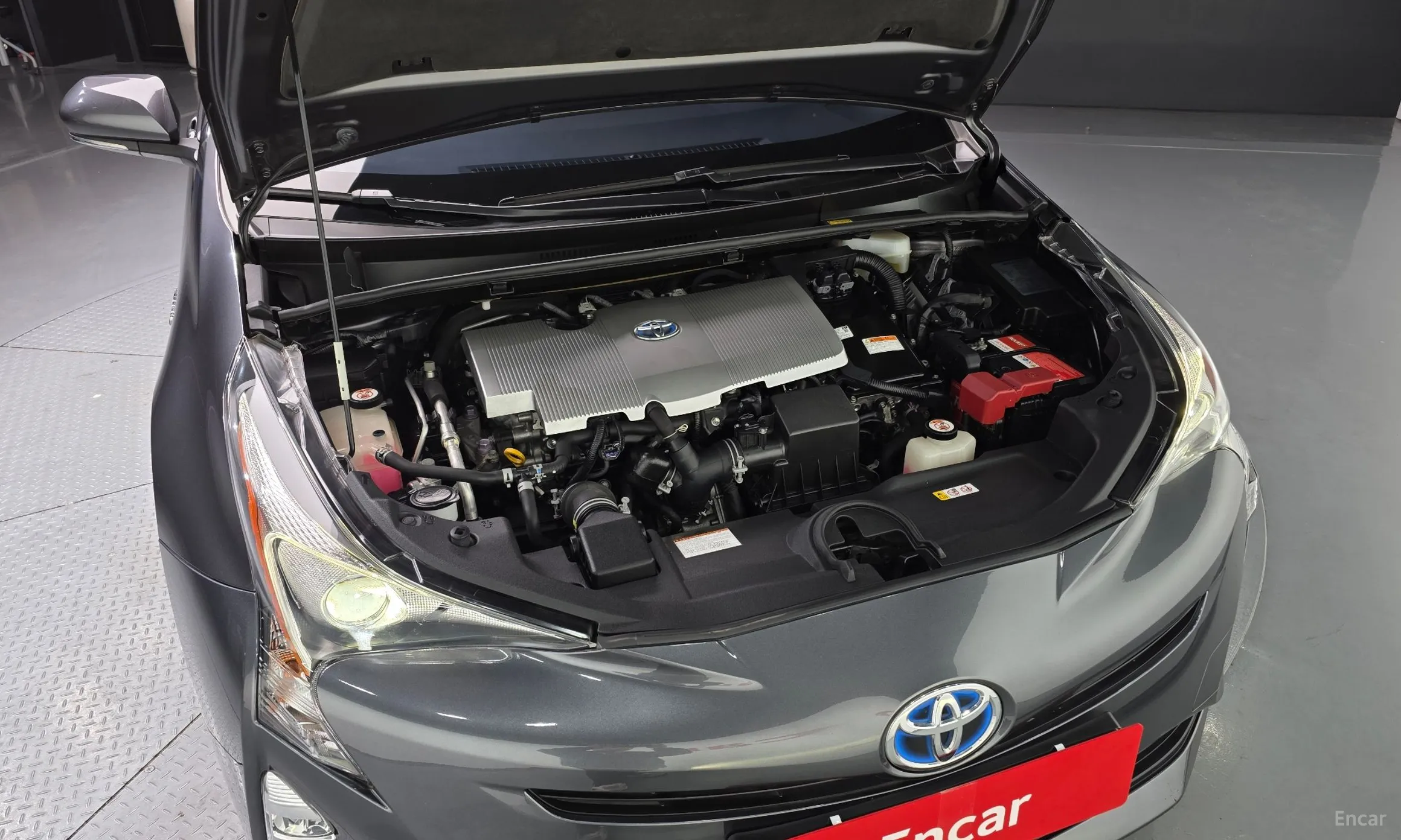Toyota Prius 4th Generation превью 6