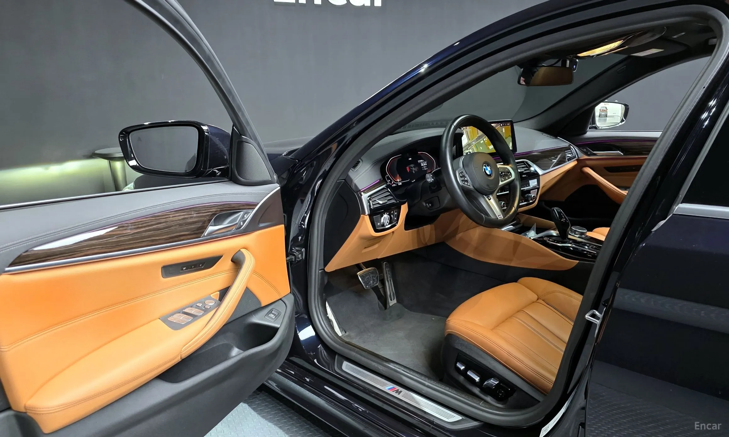 BMW 5 Series (G30) превью 10