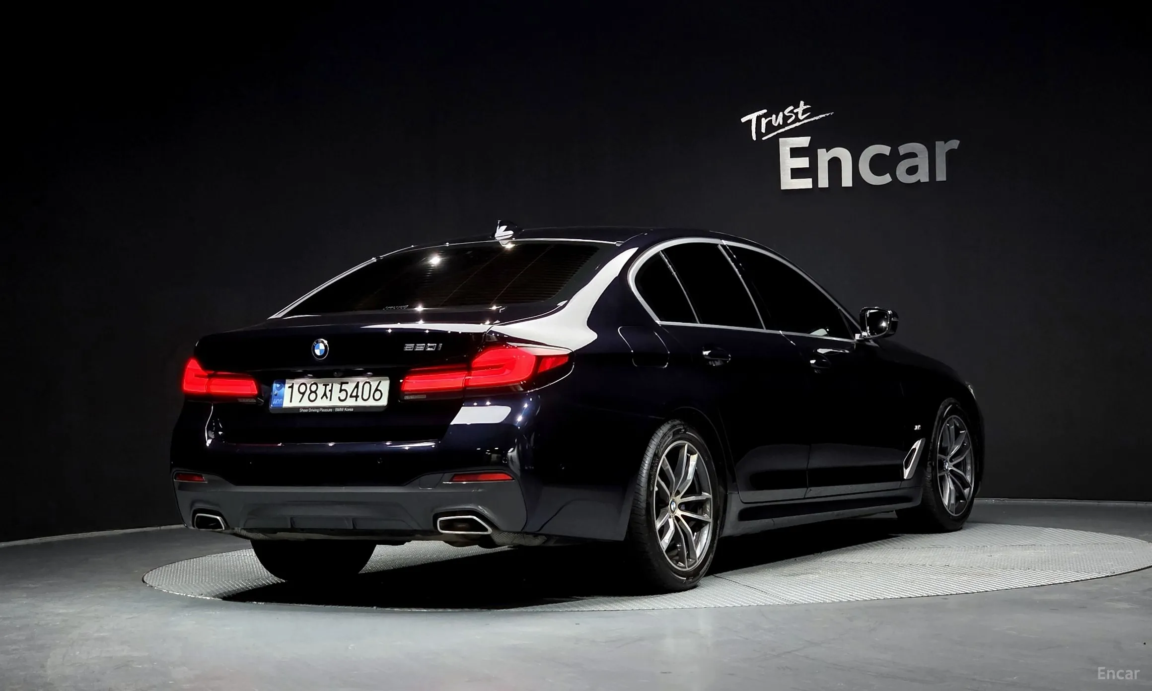 BMW 5 Series (G30) превью 2
