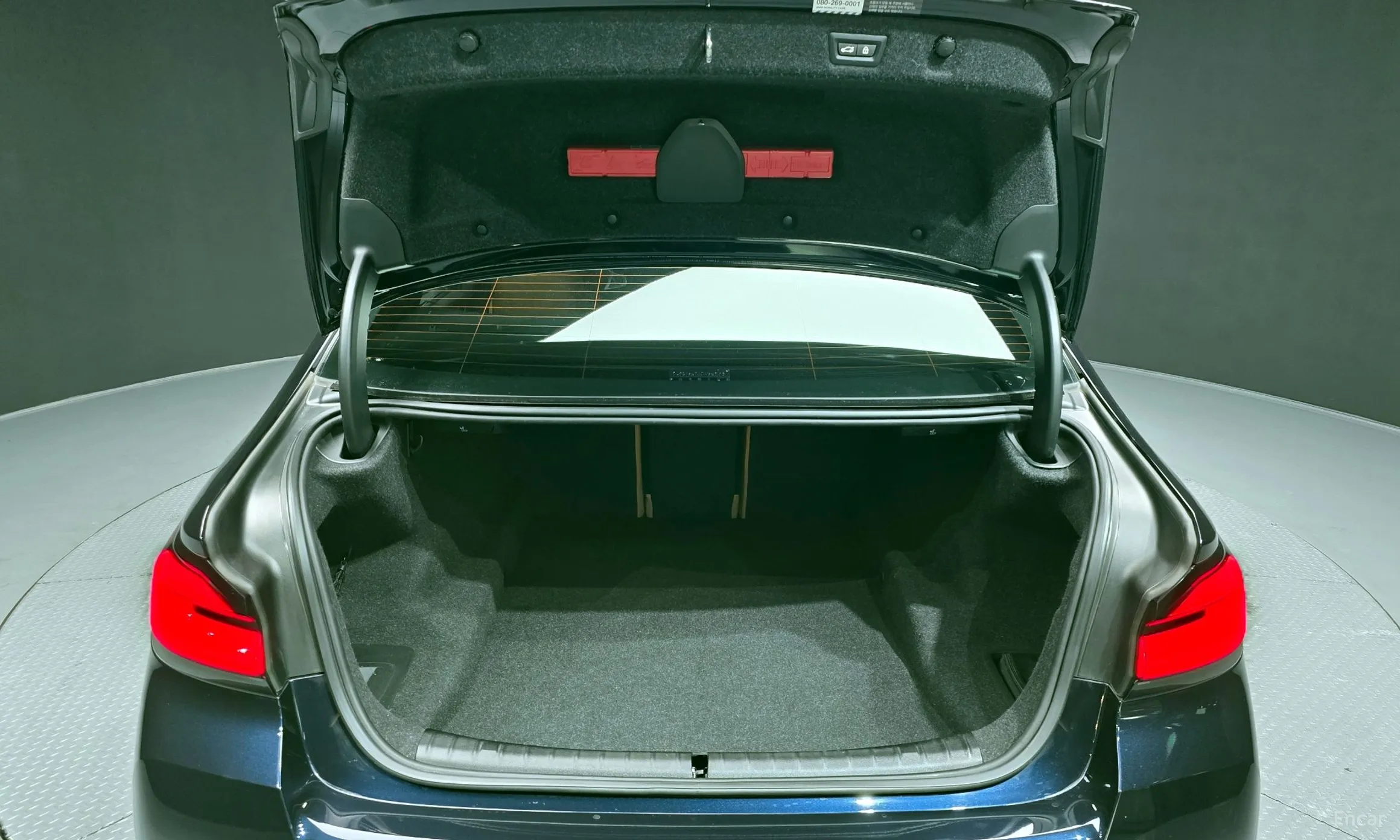 BMW 5 Series (G30) превью 20