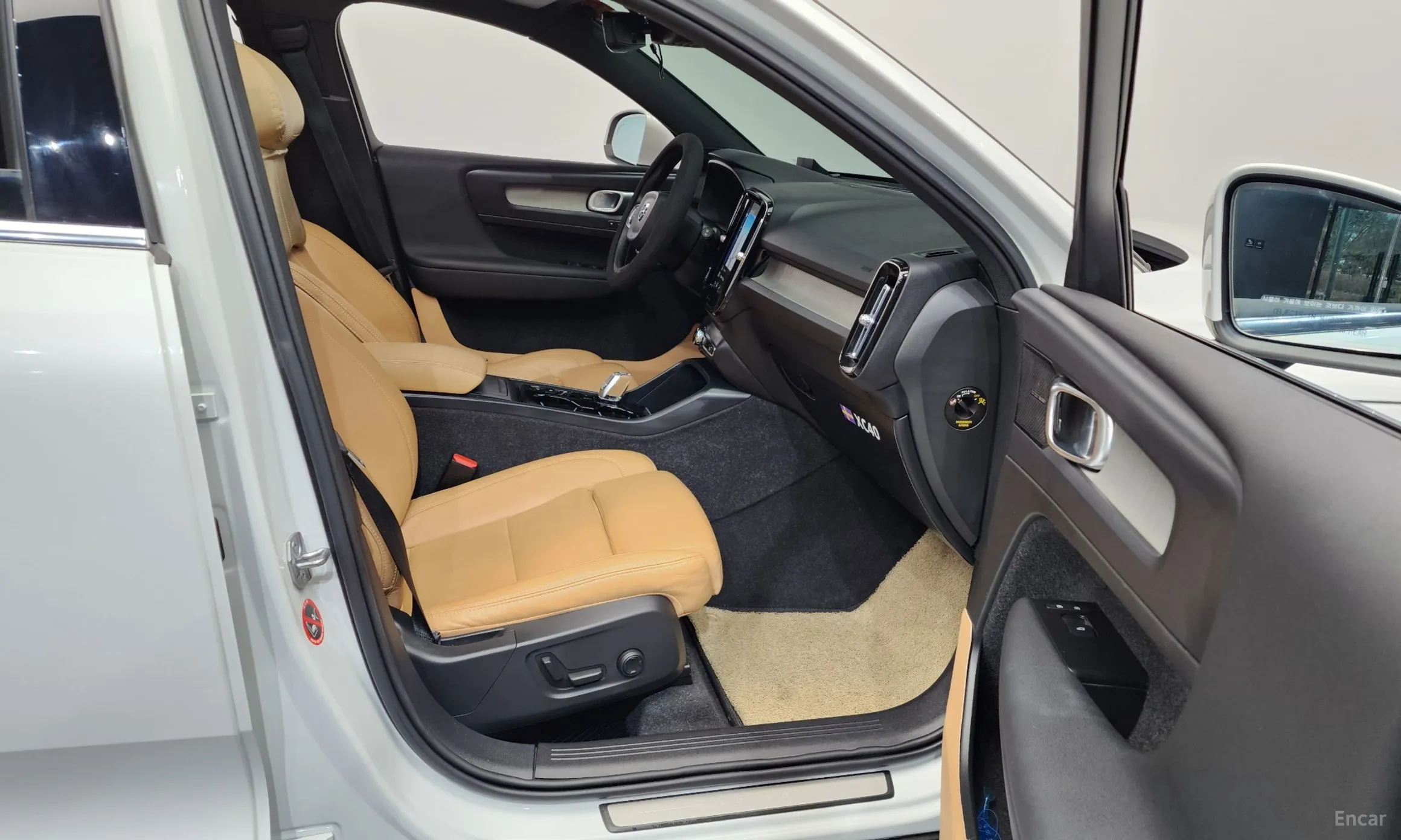Volvo XC40 превью 11