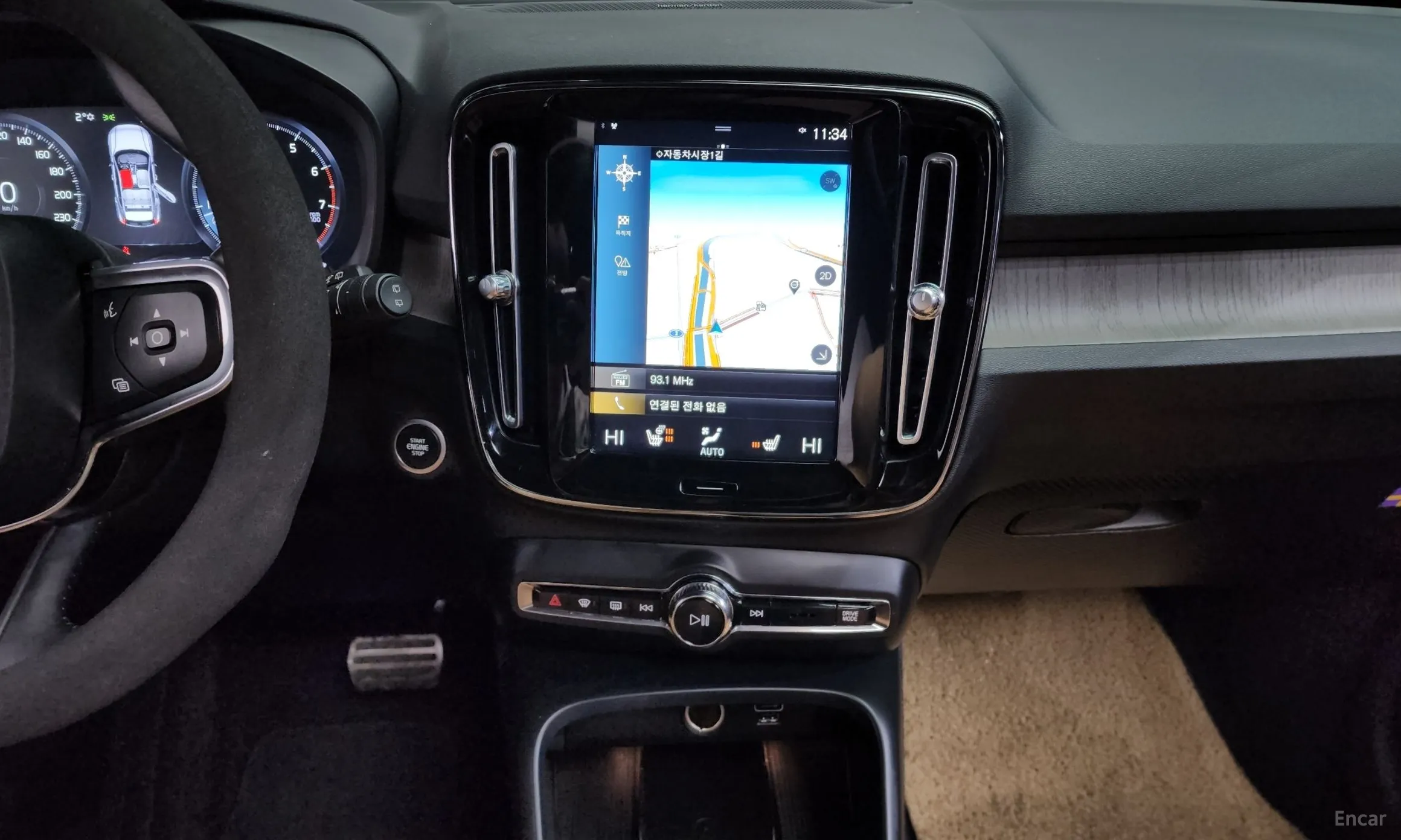 Volvo XC40 превью 14