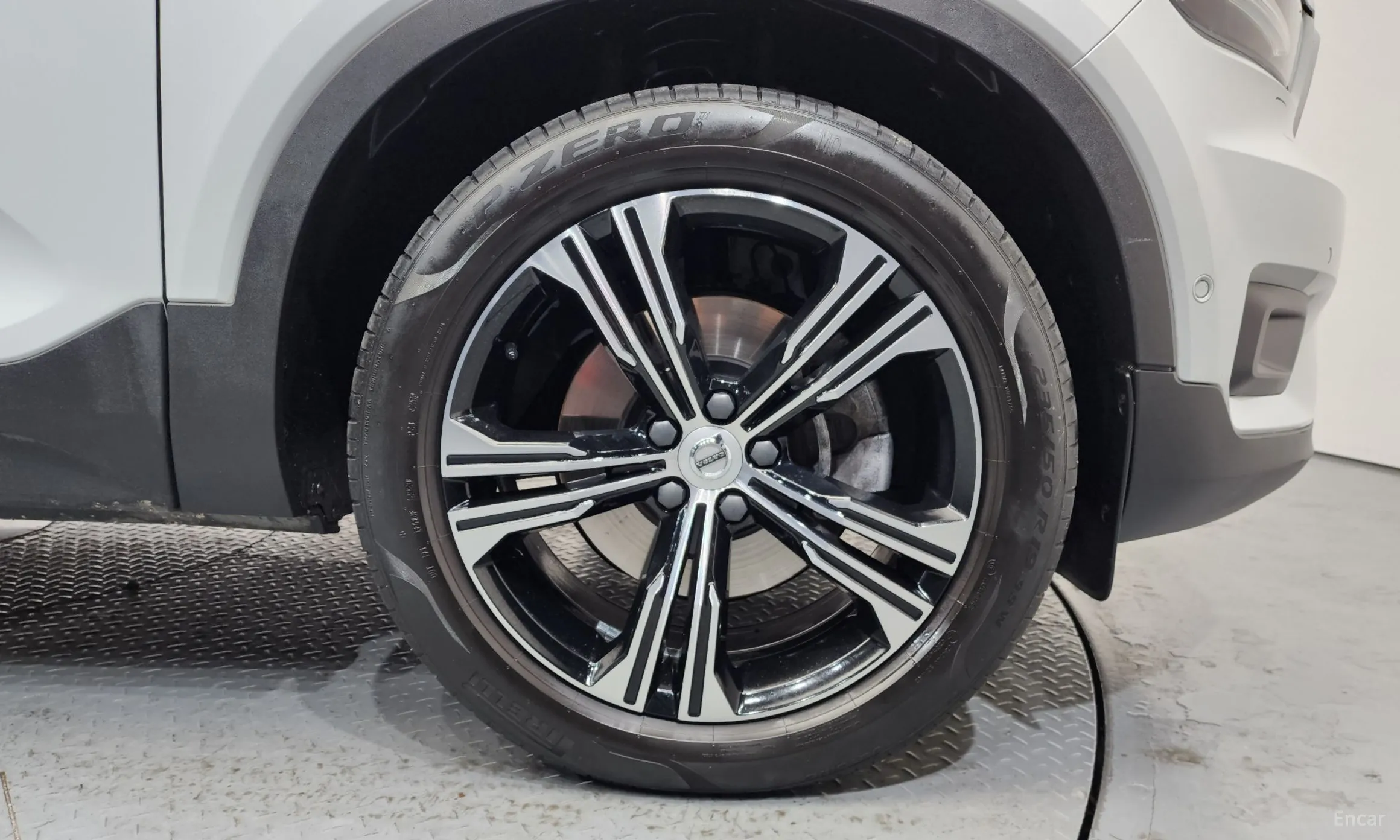 Volvo XC40 превью 5