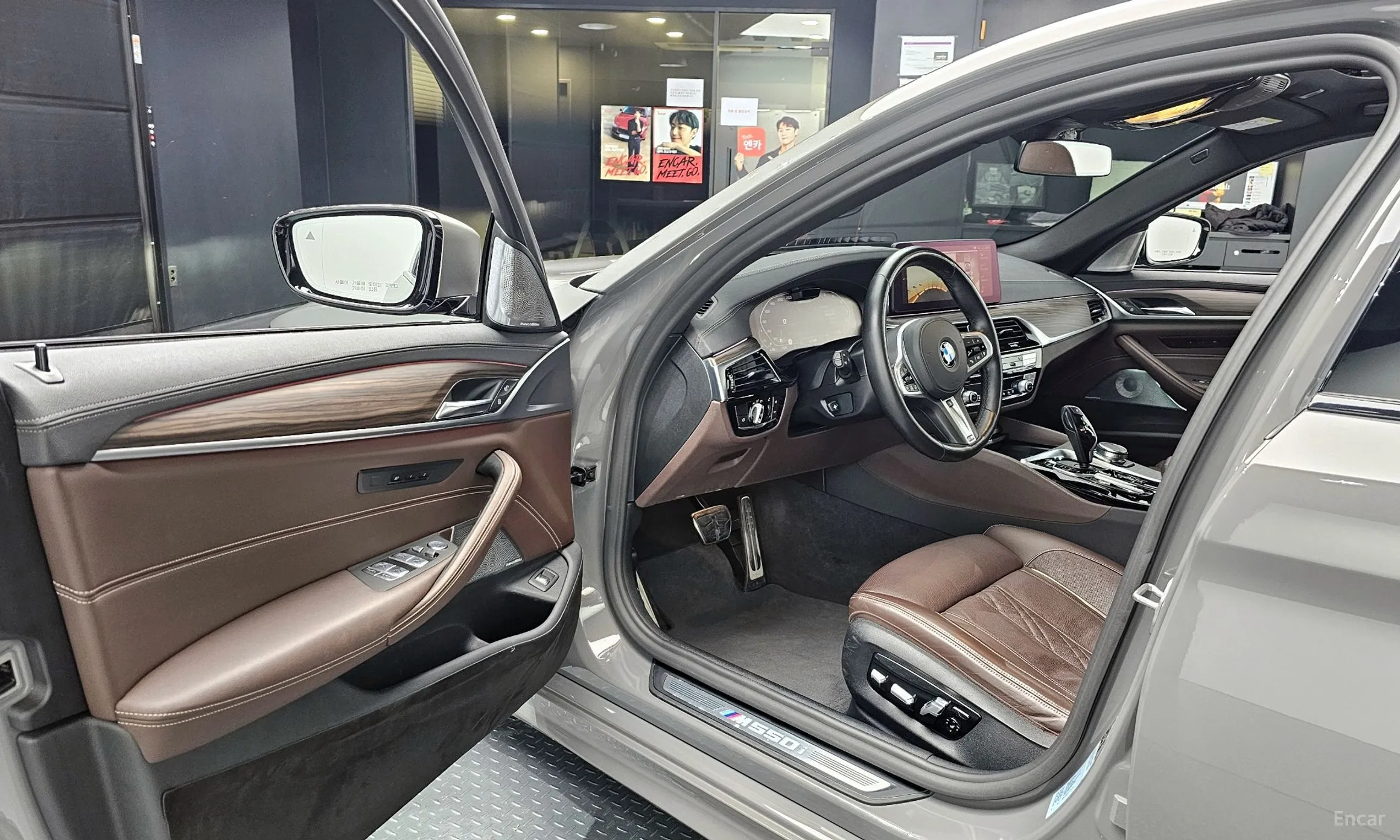 BMW 5 Series (G30) превью 11