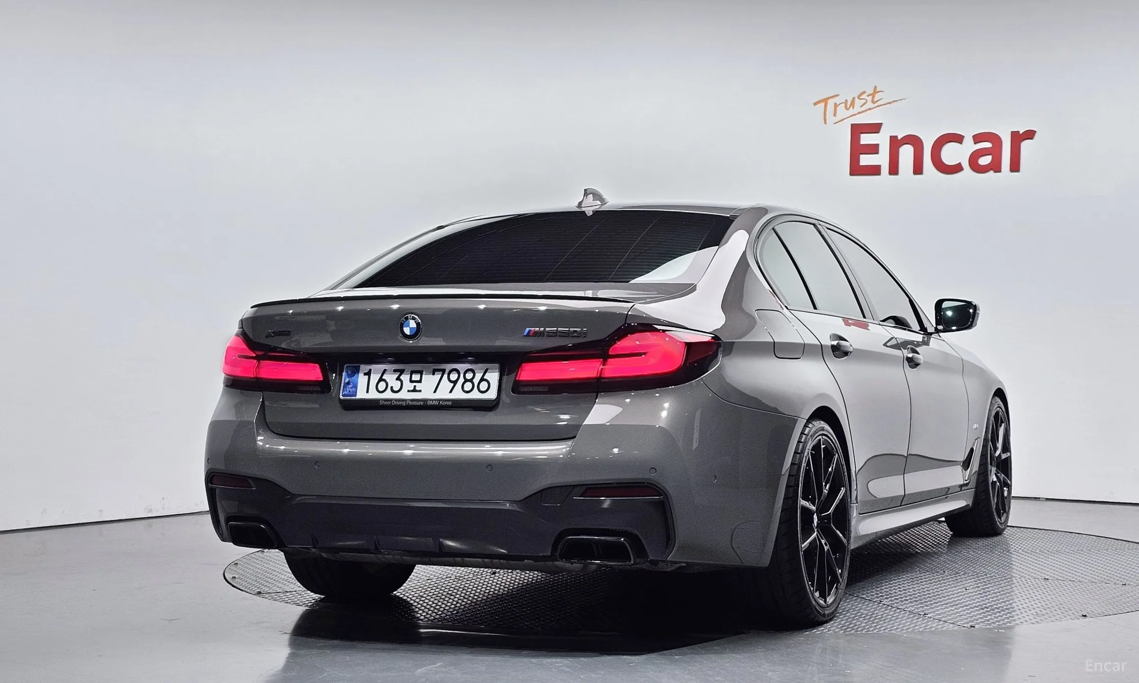 BMW 5 Series (G30) превью 2