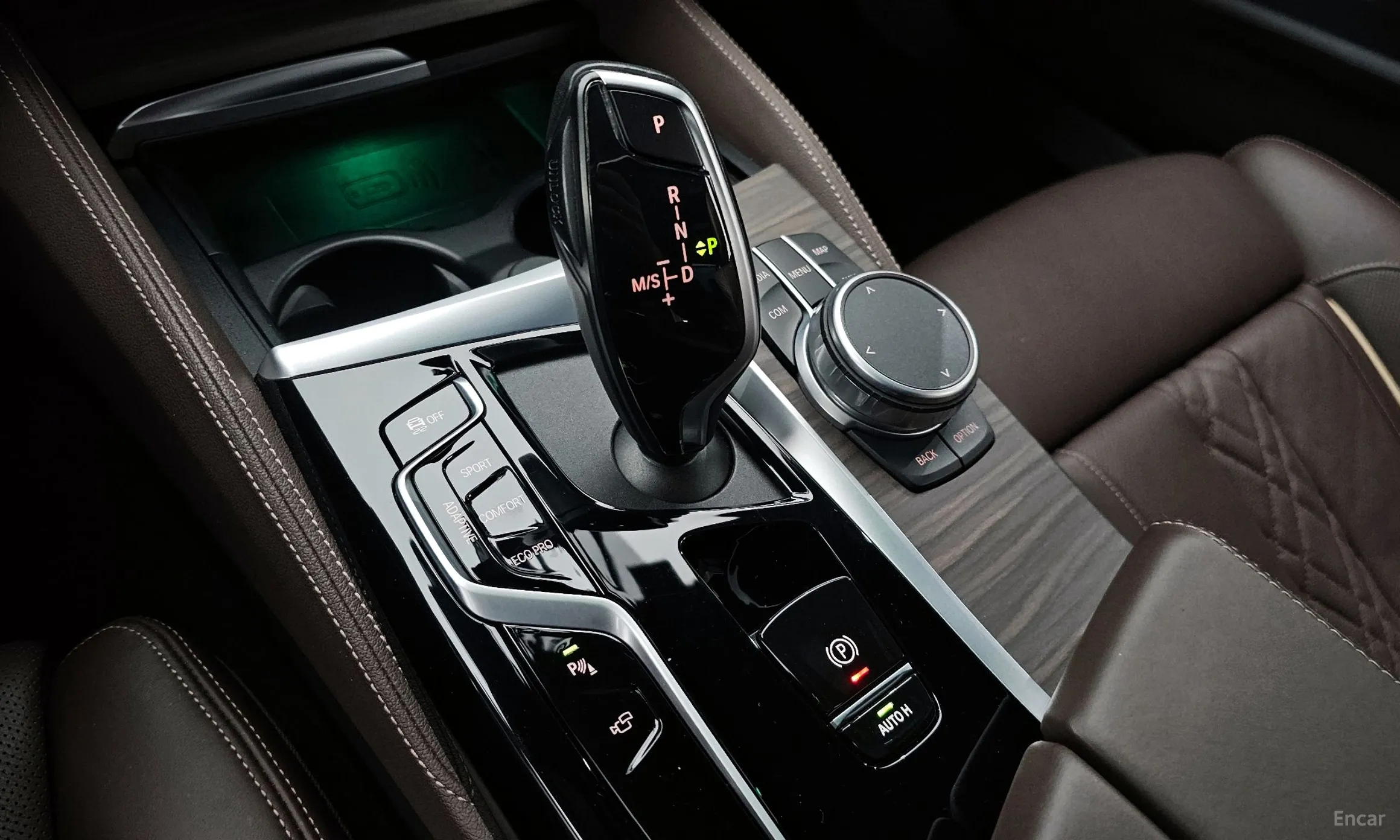 BMW 5 Series (G30) превью 9
