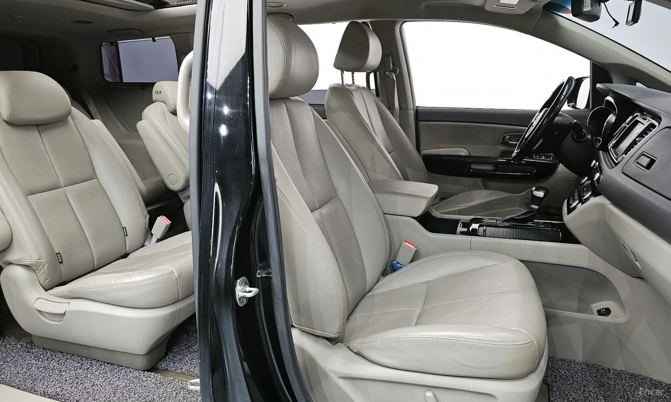 Kia Carnival превью 10