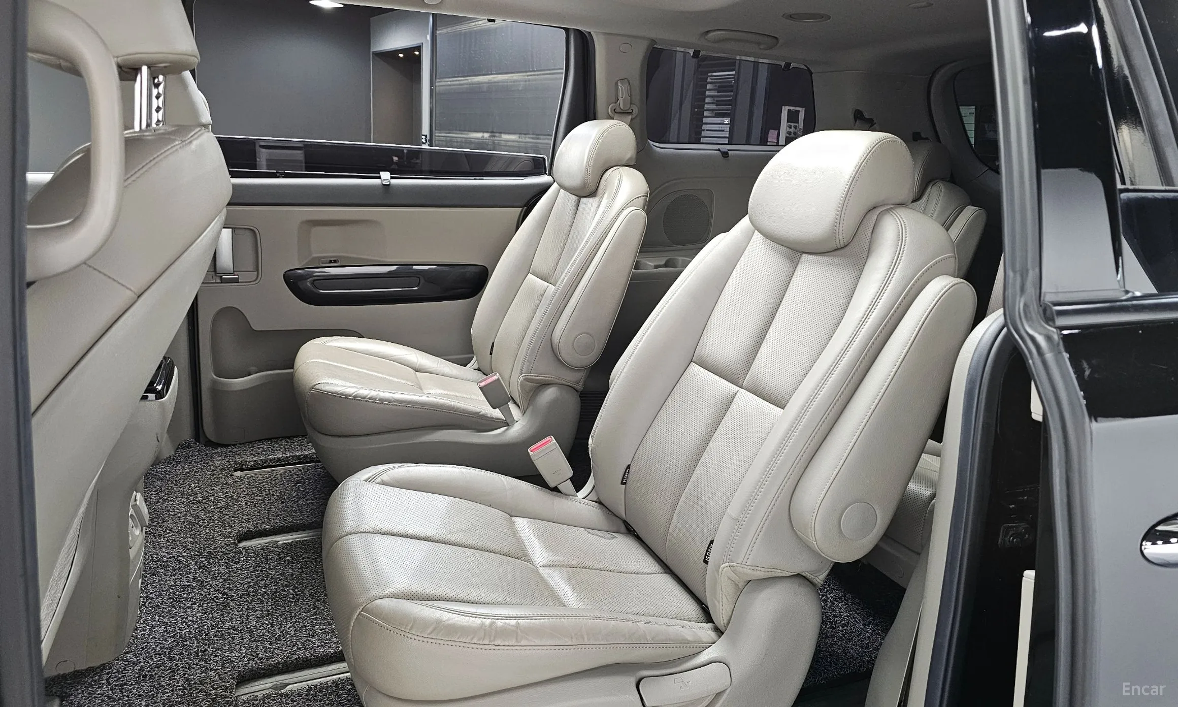 Kia Carnival превью 12