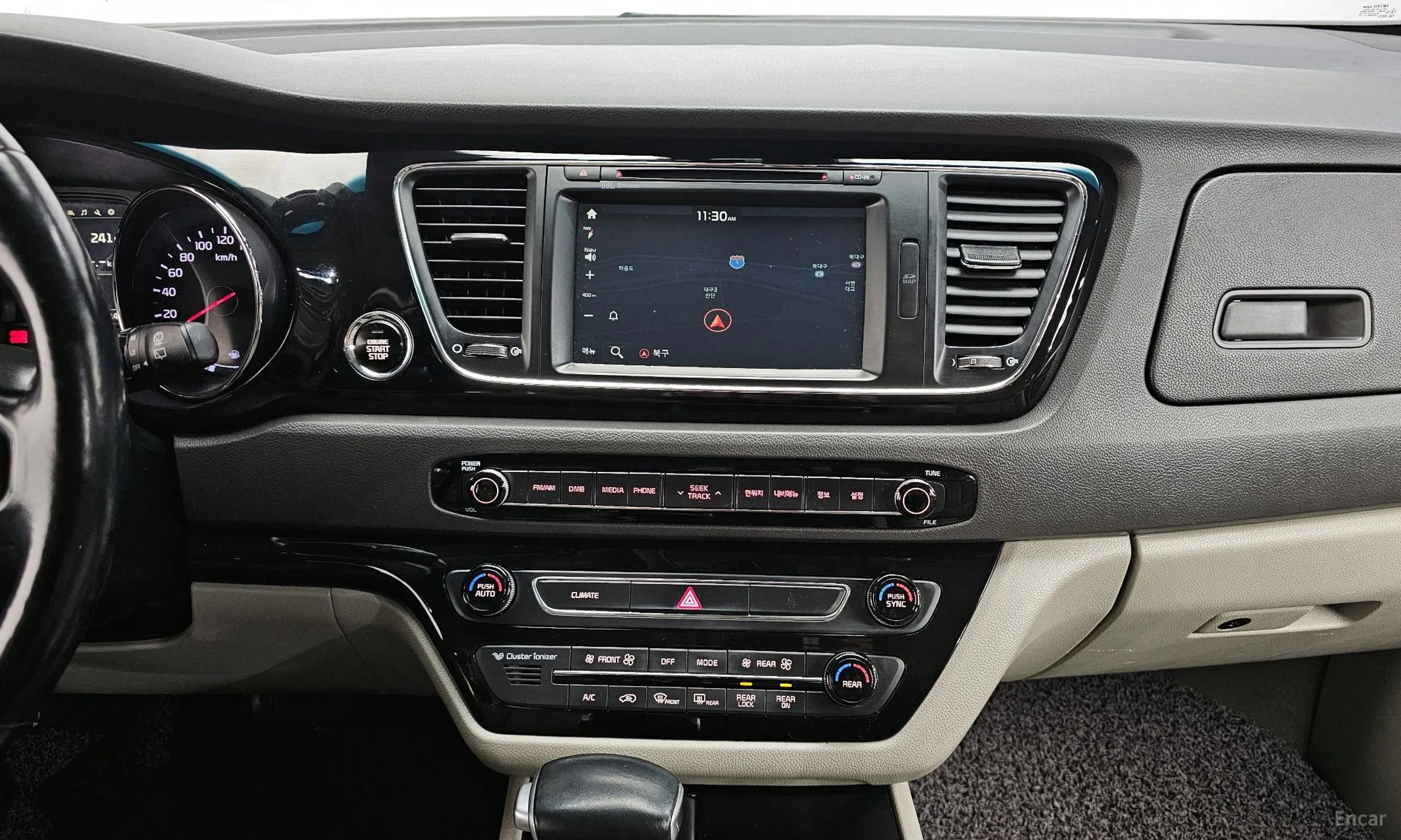 Kia Carnival превью 16