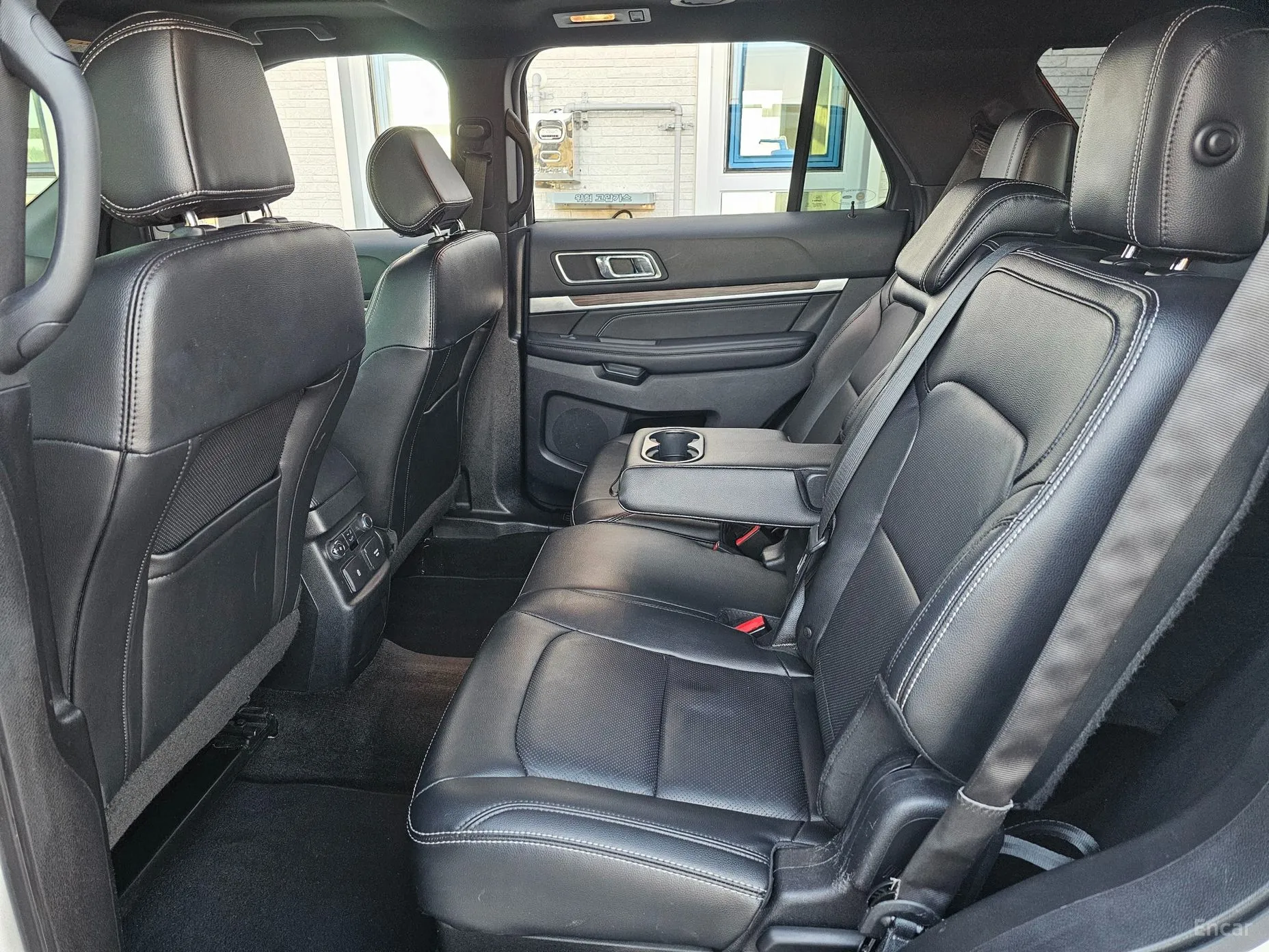 Ford Explorer превью 12