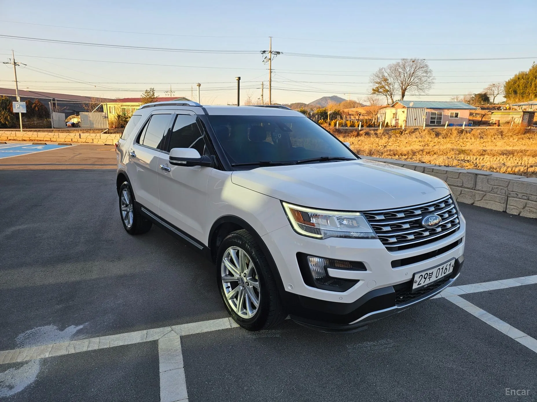 Ford Explorer превью 16