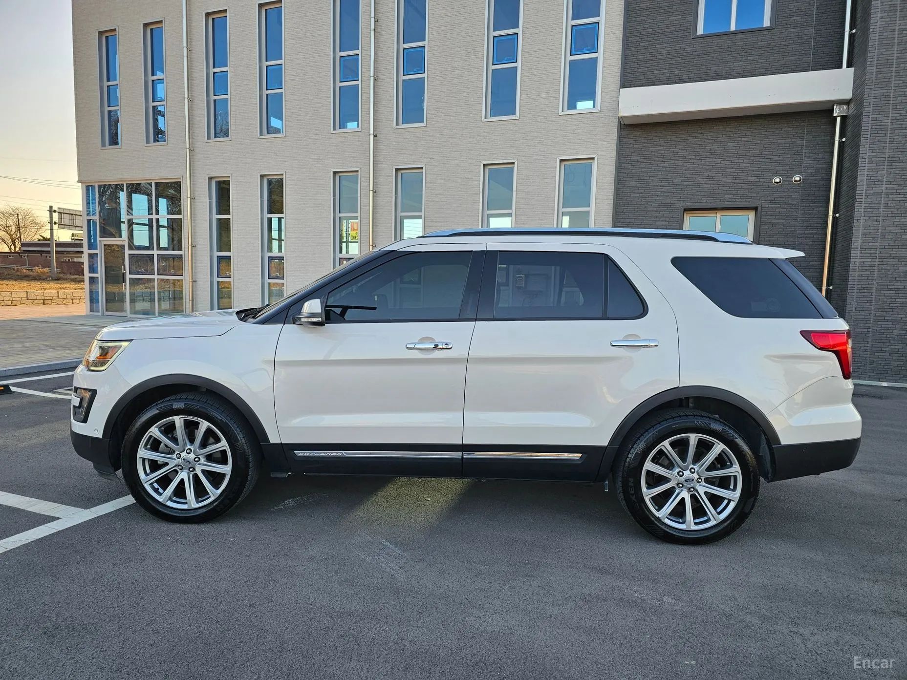 Ford Explorer превью 3