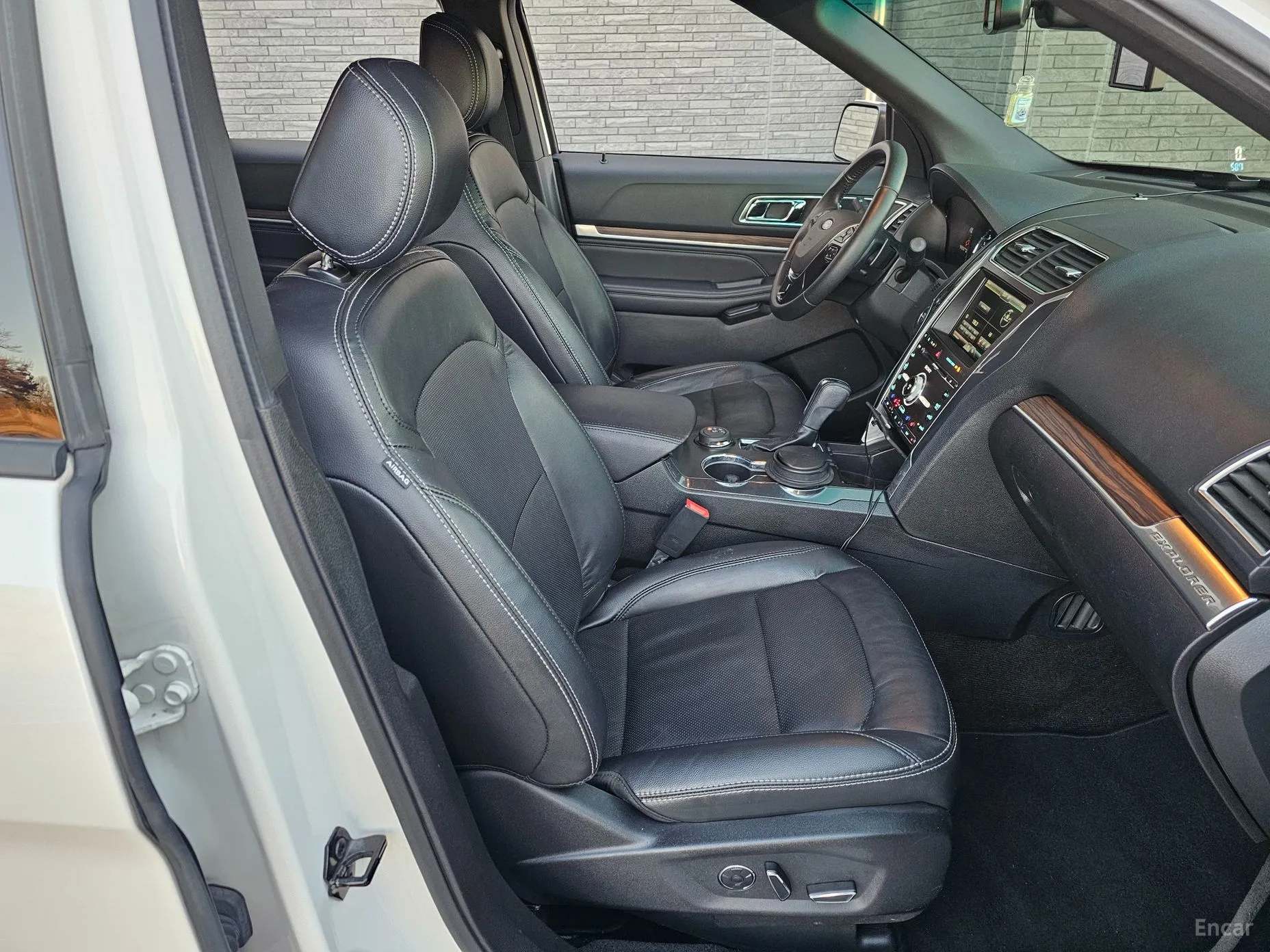 Ford Explorer превью 4