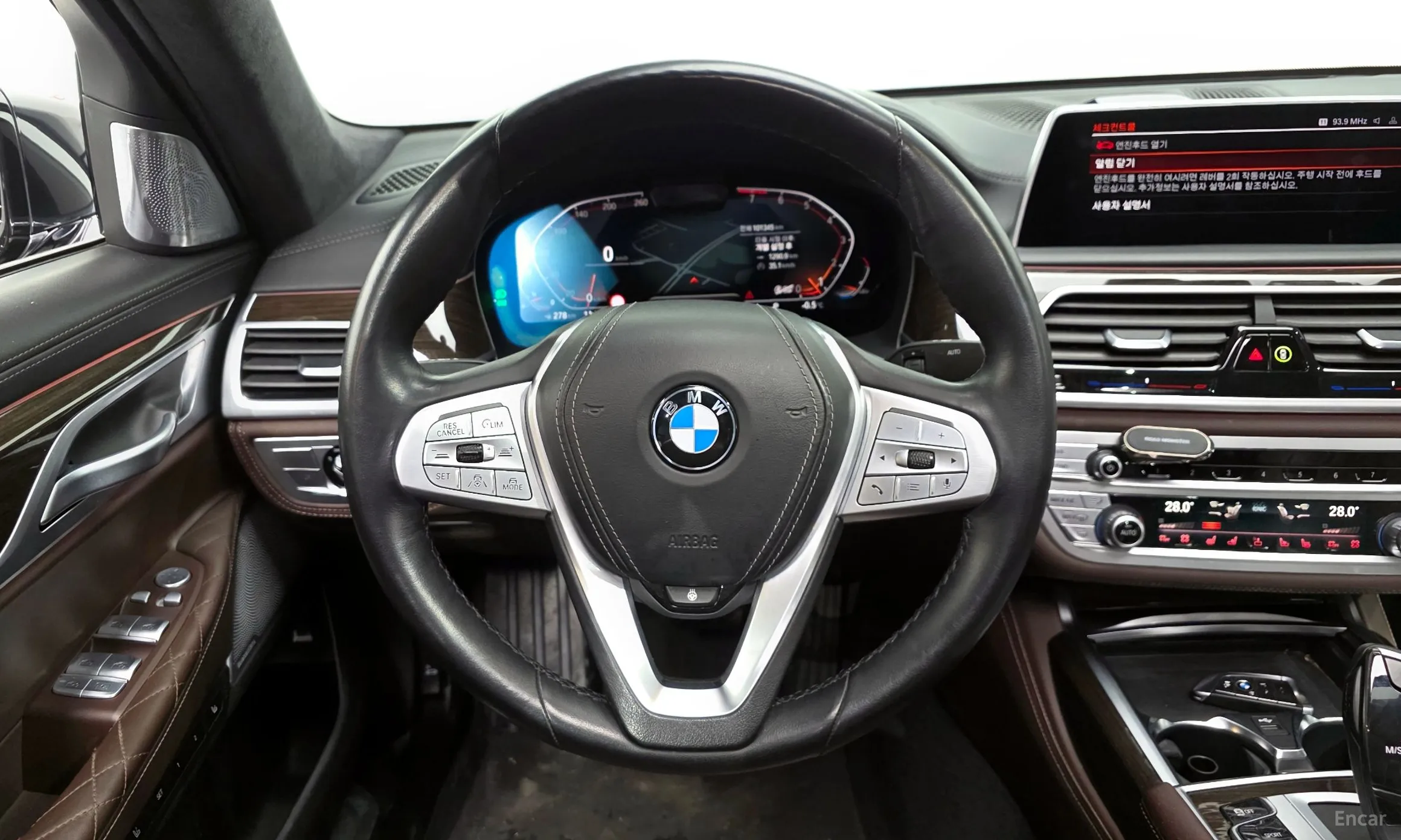 BMW 7 Series (G11) превью 13