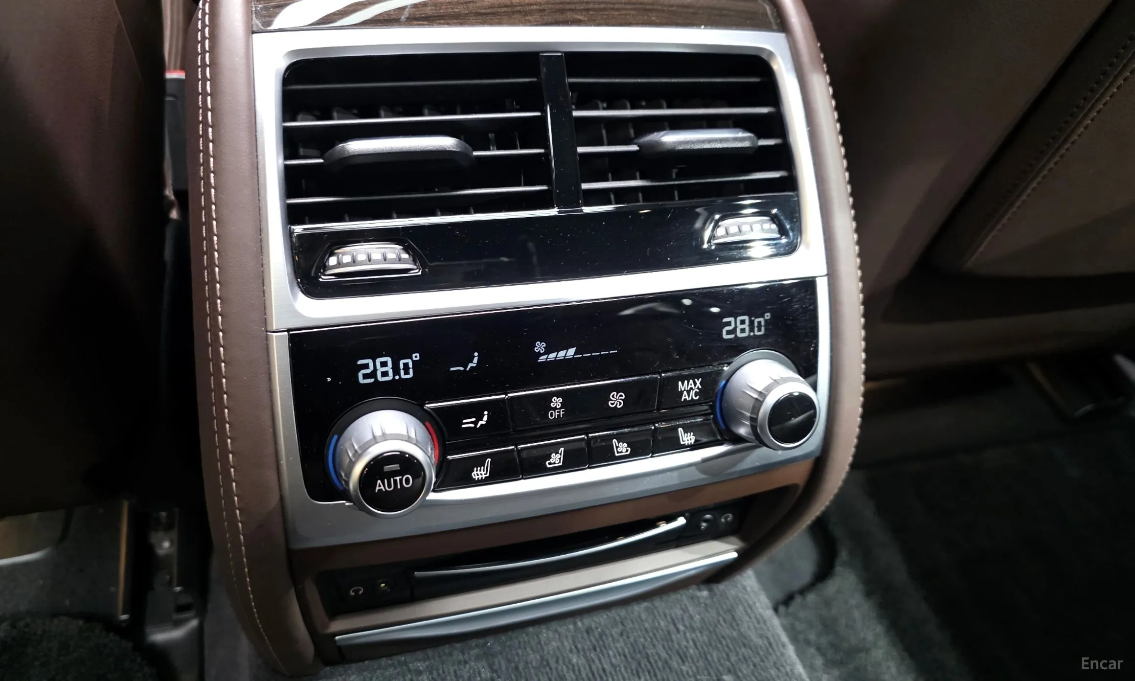BMW 7 Series (G11) превью 18
