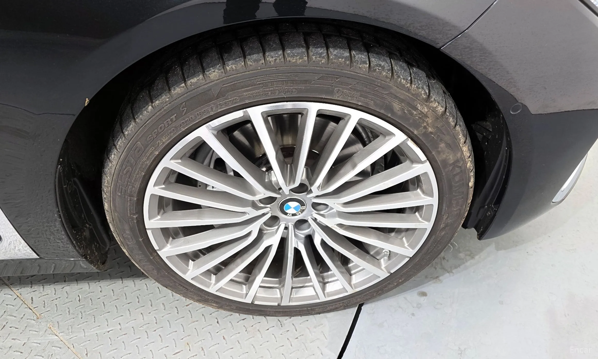 BMW 7 Series (G11) превью 5