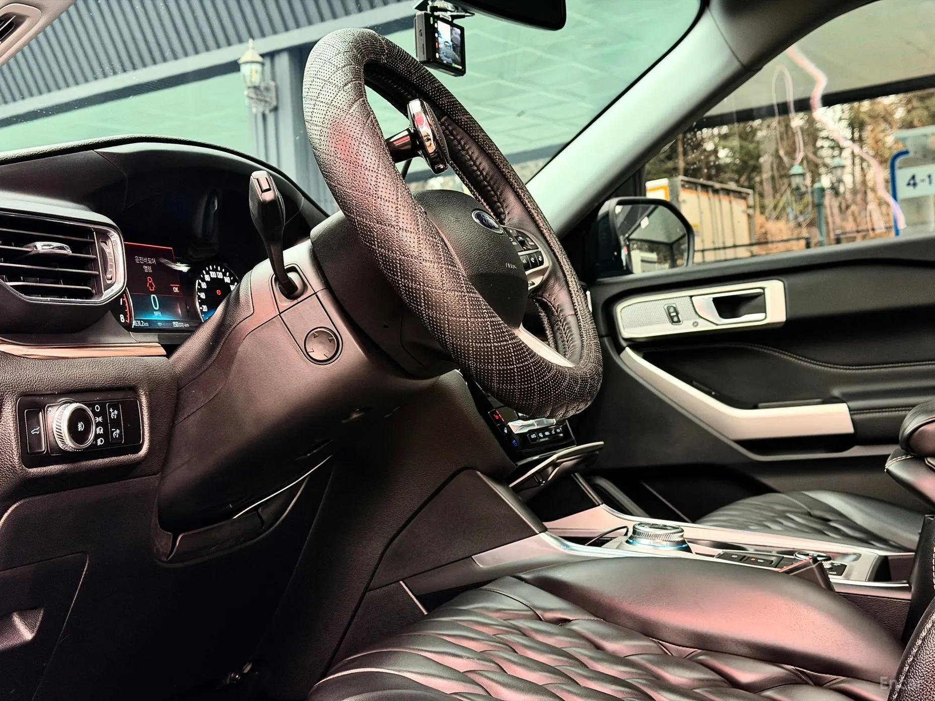 Ford Explorer 6th Generation превью 13